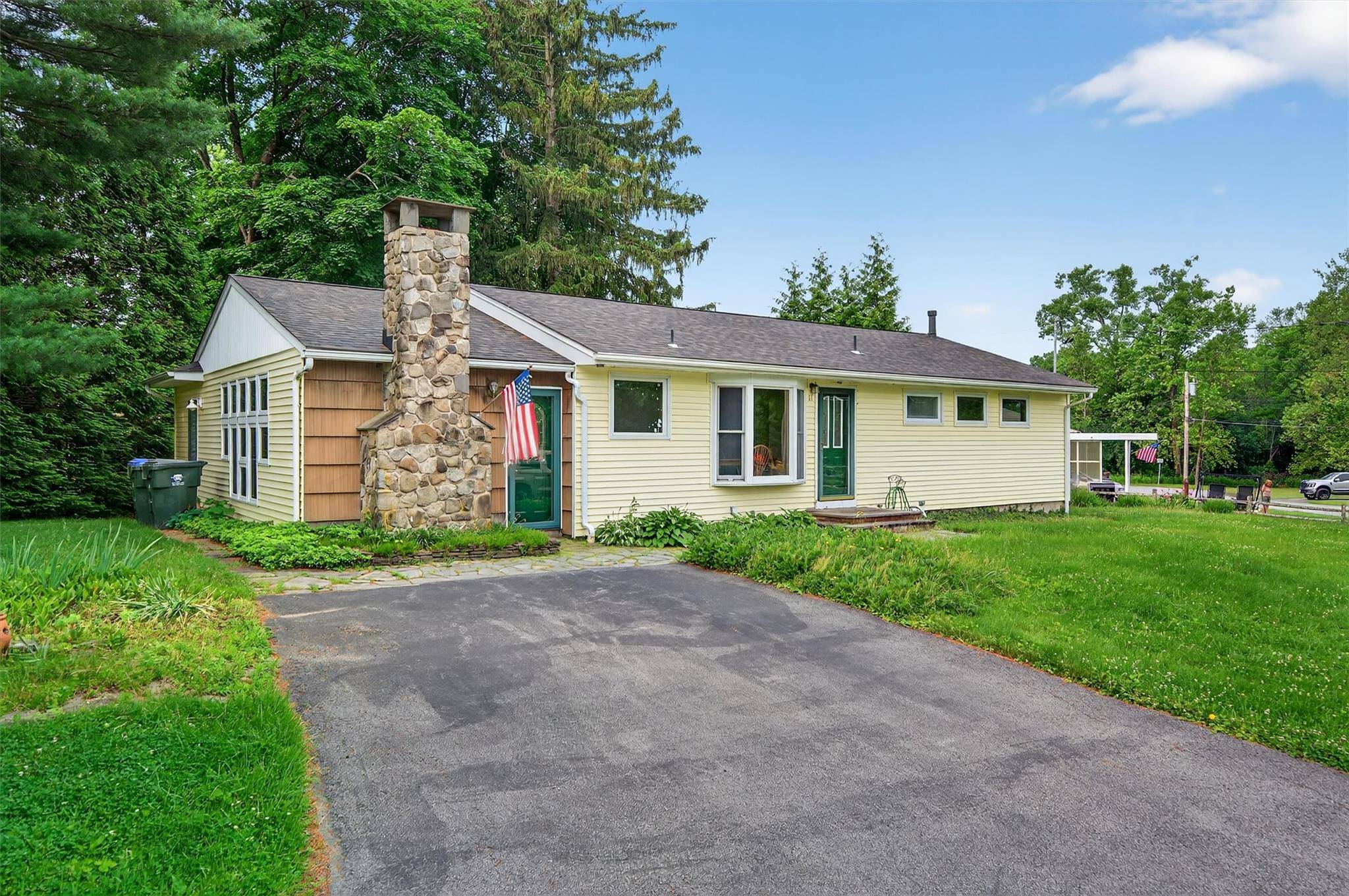 New Hampton, NY 10958,11 Seth DR