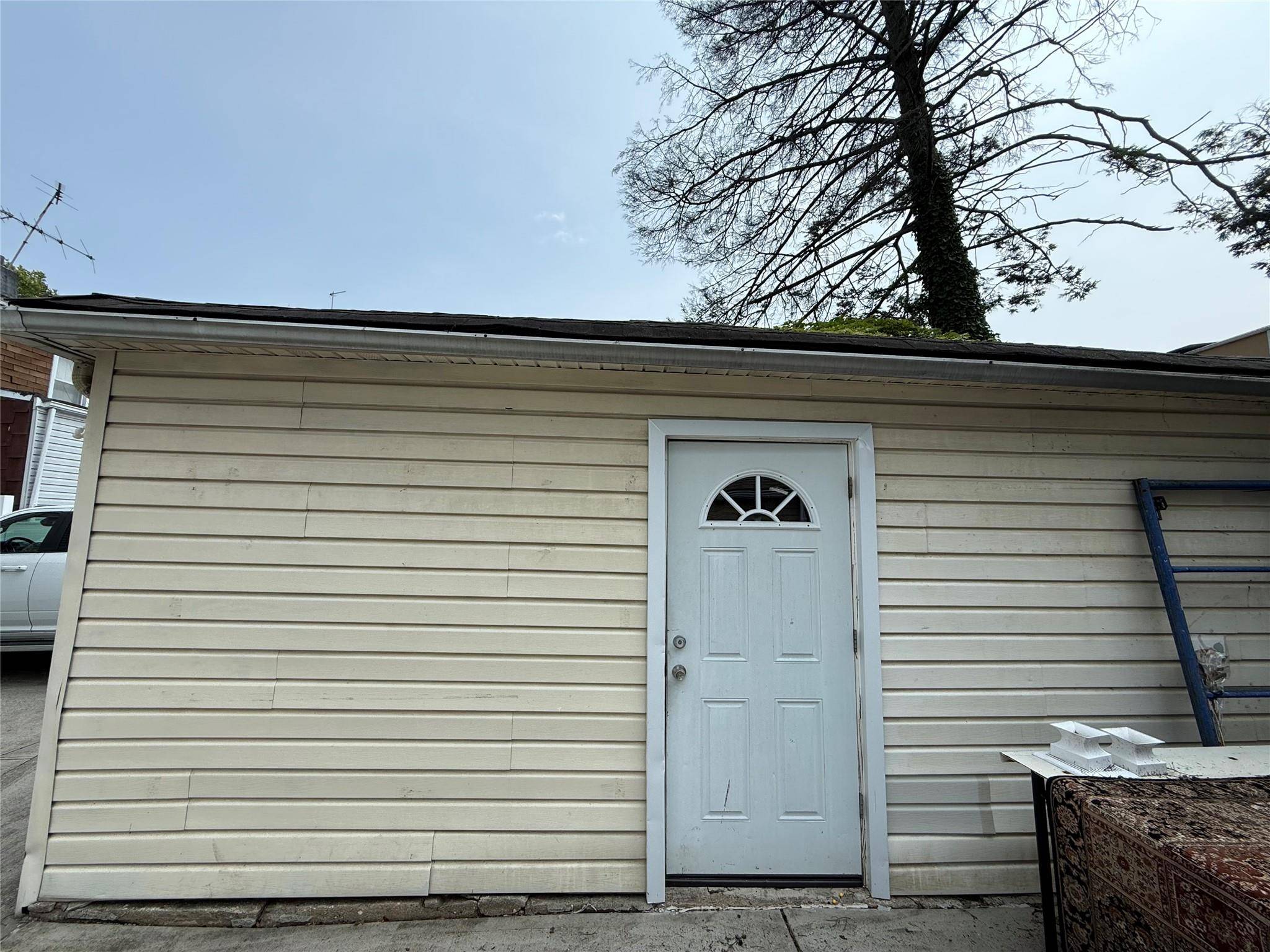 Richmond Hill S., NY 11419,9430 116th ST