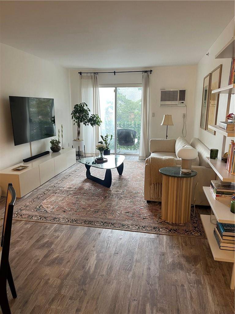 White Plains, NY 10604,130 N Kensico AVE