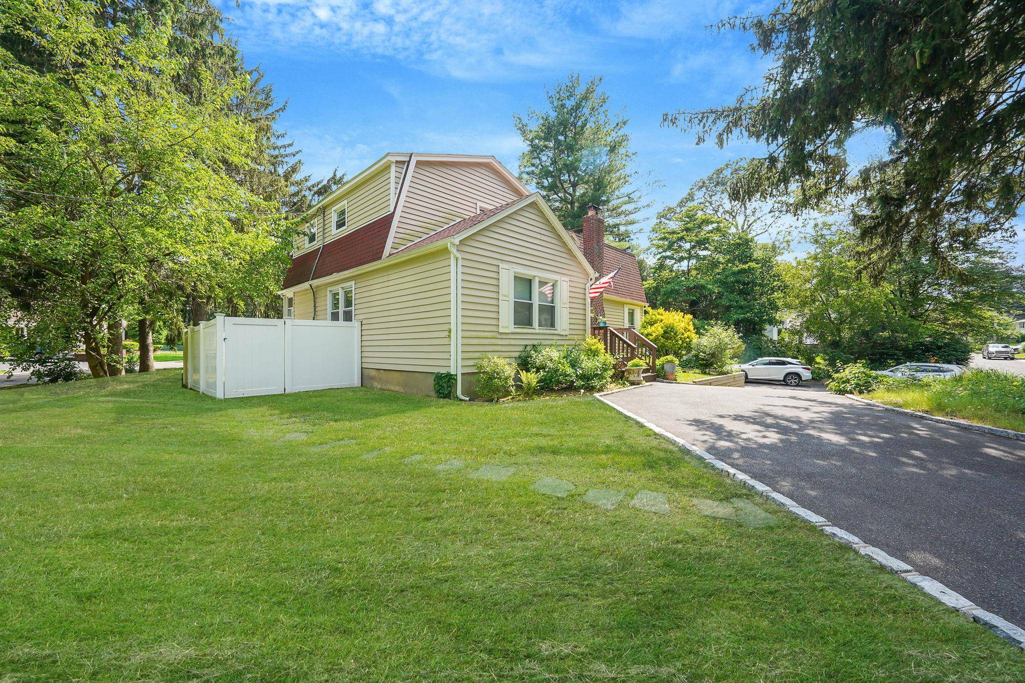 South Huntington, NY 11746,4 Kellum ST