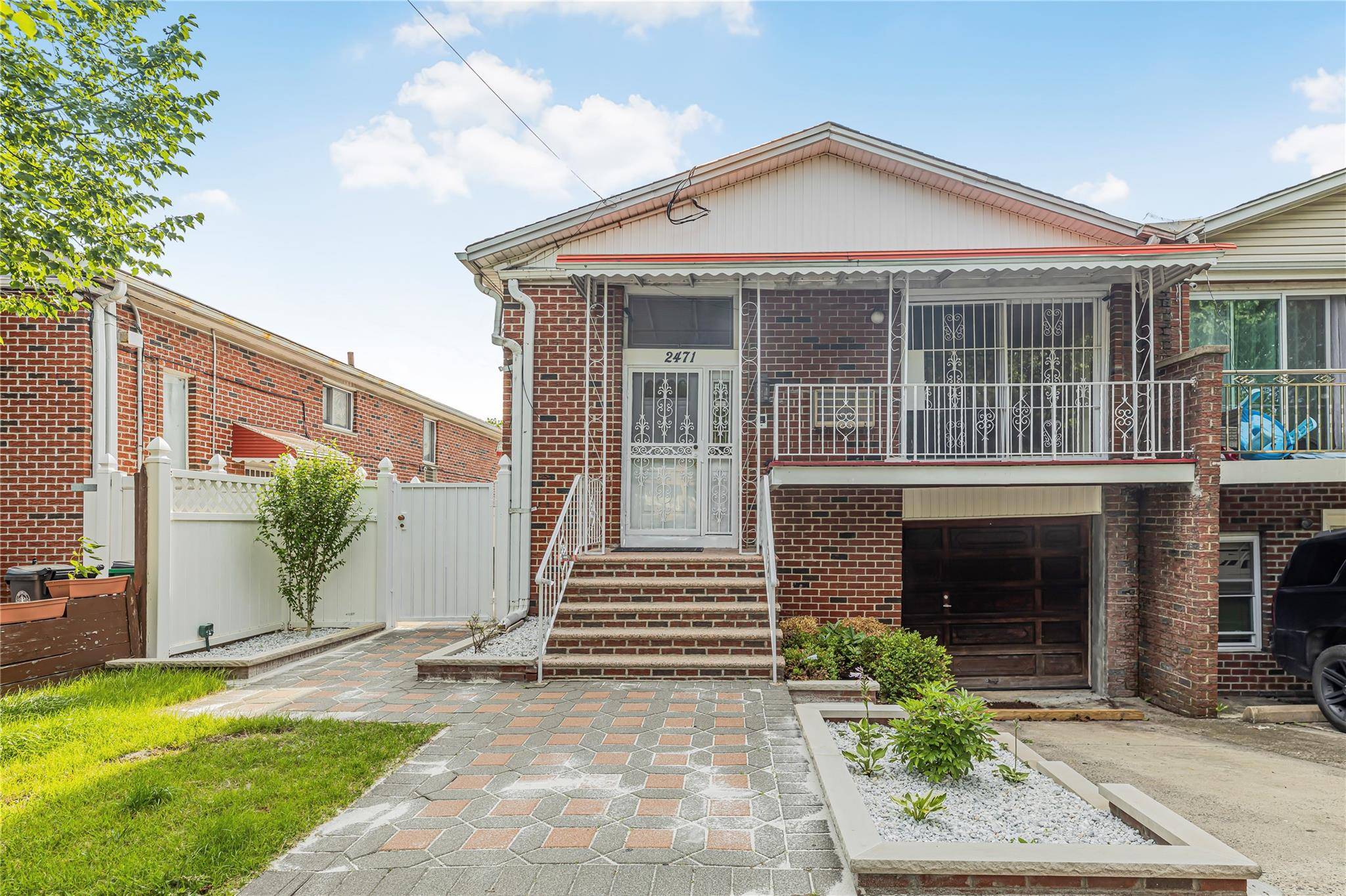 Bronx, NY 10469,2471 Delanoy AVE