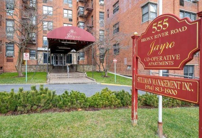 Yonkers, NY 10704,555 Bronx River RD #2K