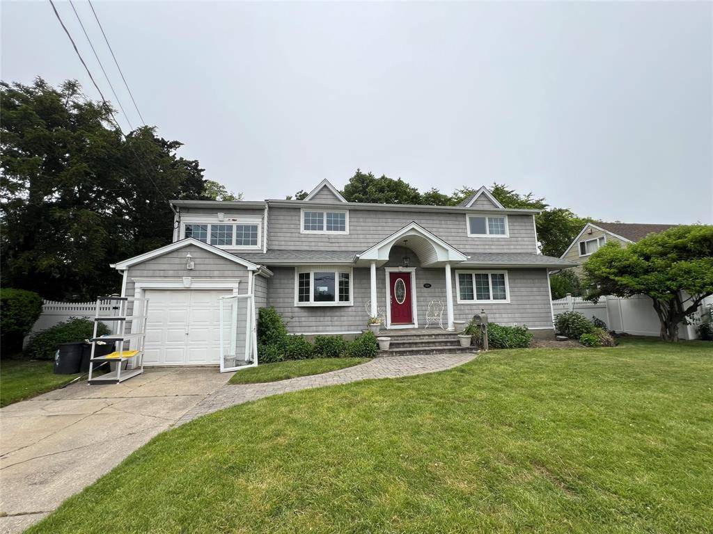 West Islip, NY 11795,556 Alwick AVE