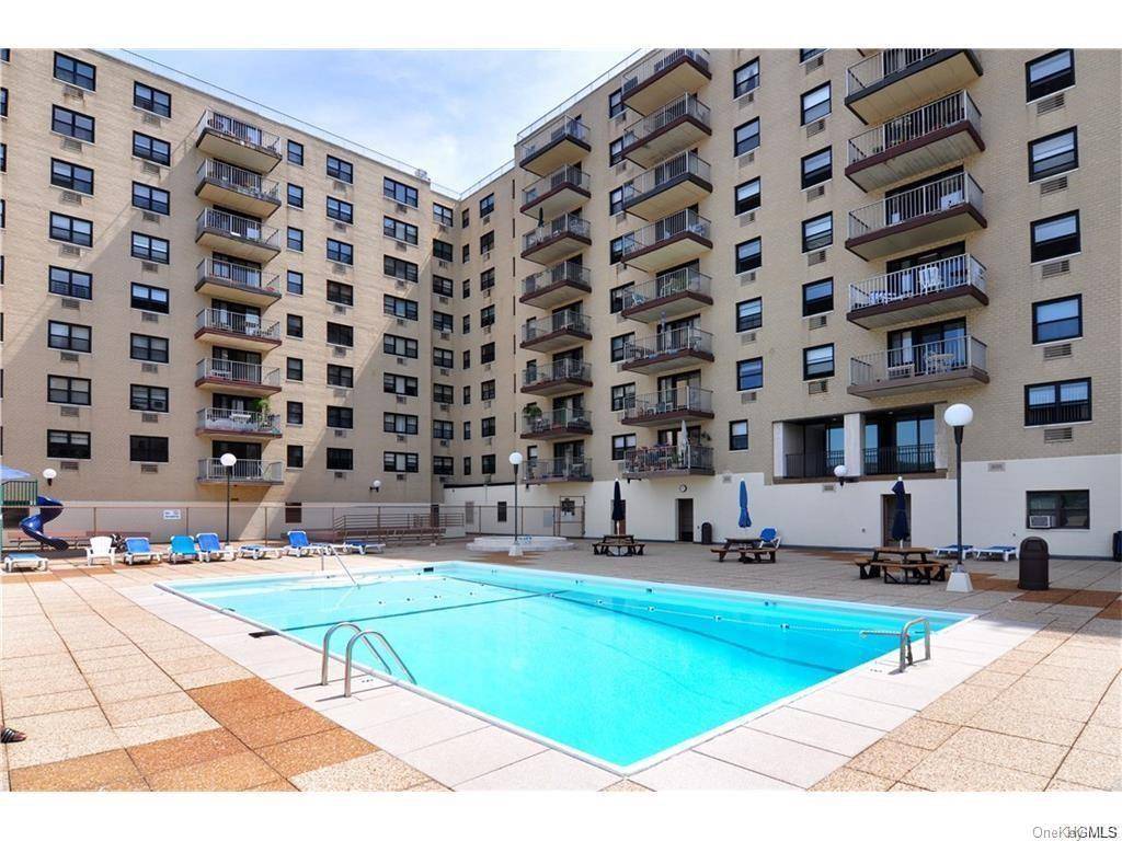 Yonkers, NY 10701,1085 Warburton AVE #516