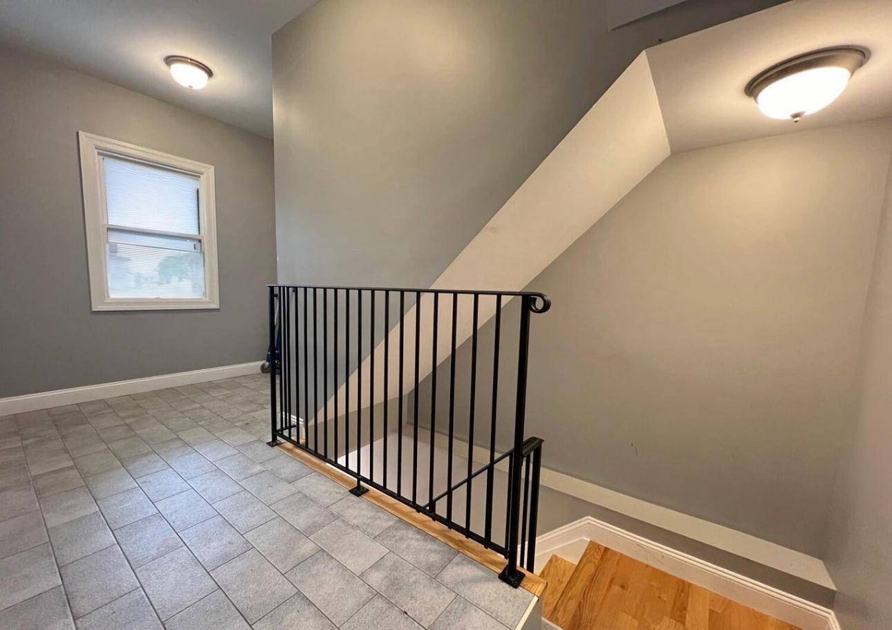 Staten Island, NY 10304,28 PEARL ST