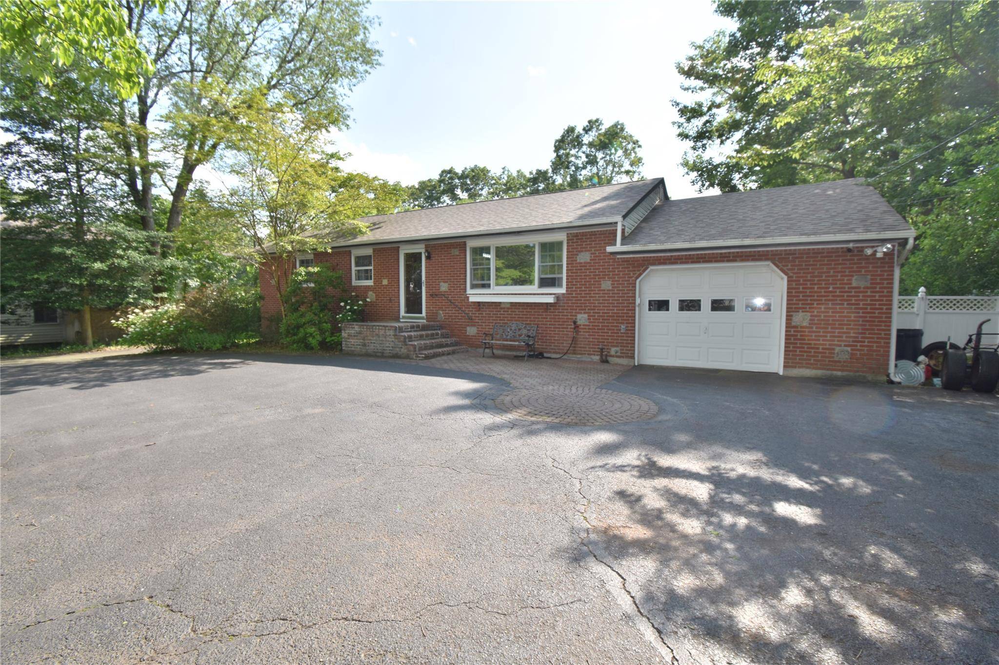 Ronkonkoma, NY 11779,90 Haven AVE