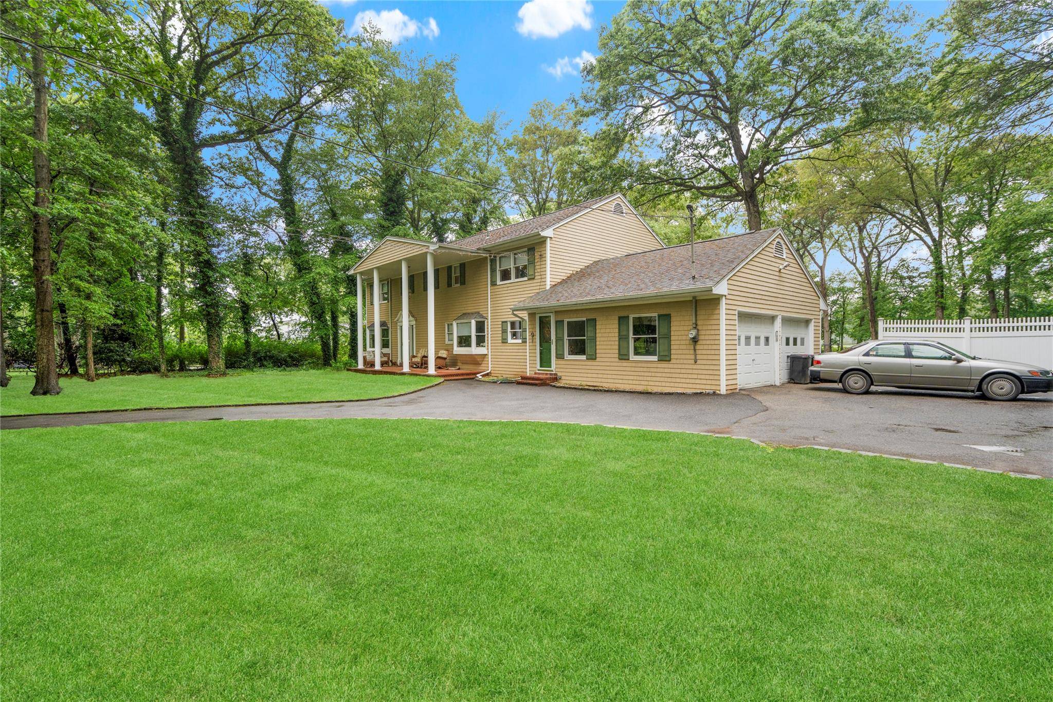 Oyster Bay, NY 11771,5 Linda CT