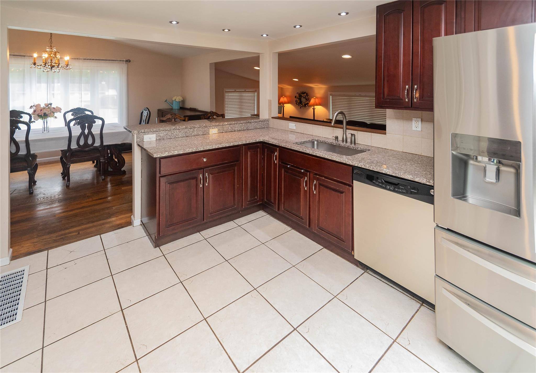 Newburgh, NY 12550,5 Laurie LN