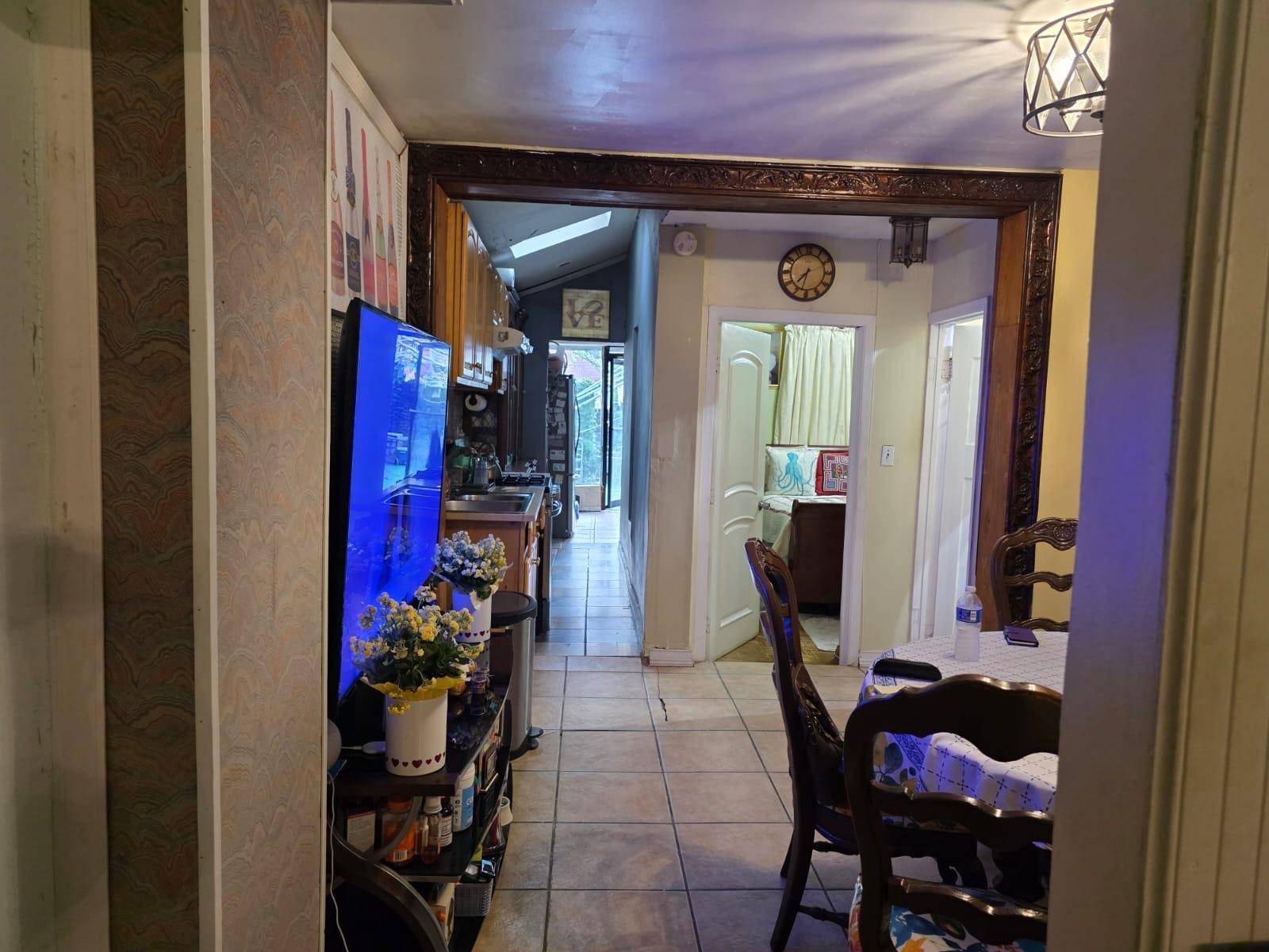 Corona, NY 11368,3318 104th ST