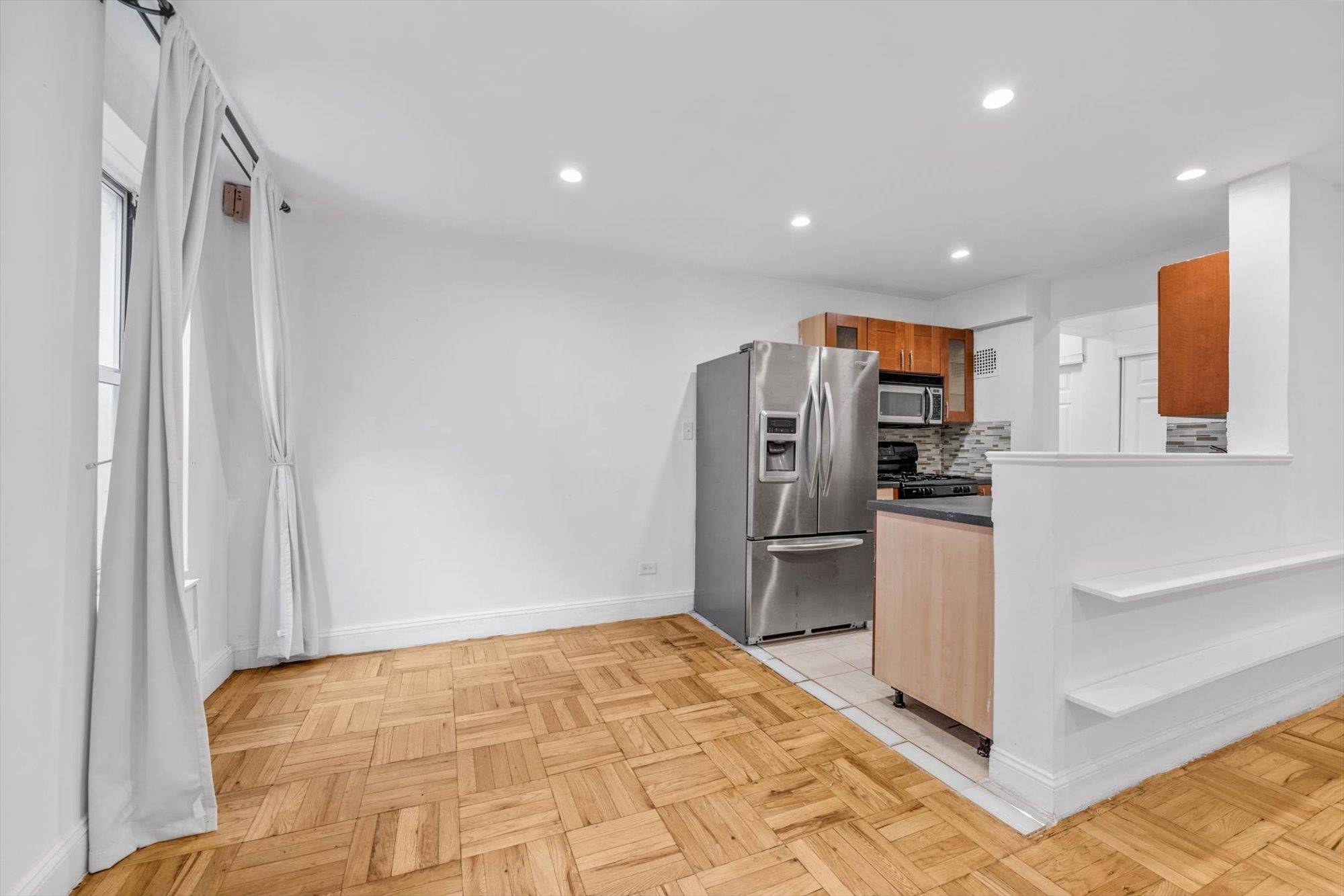 Bronx, NY 10471,5425 Valles AVE #1L