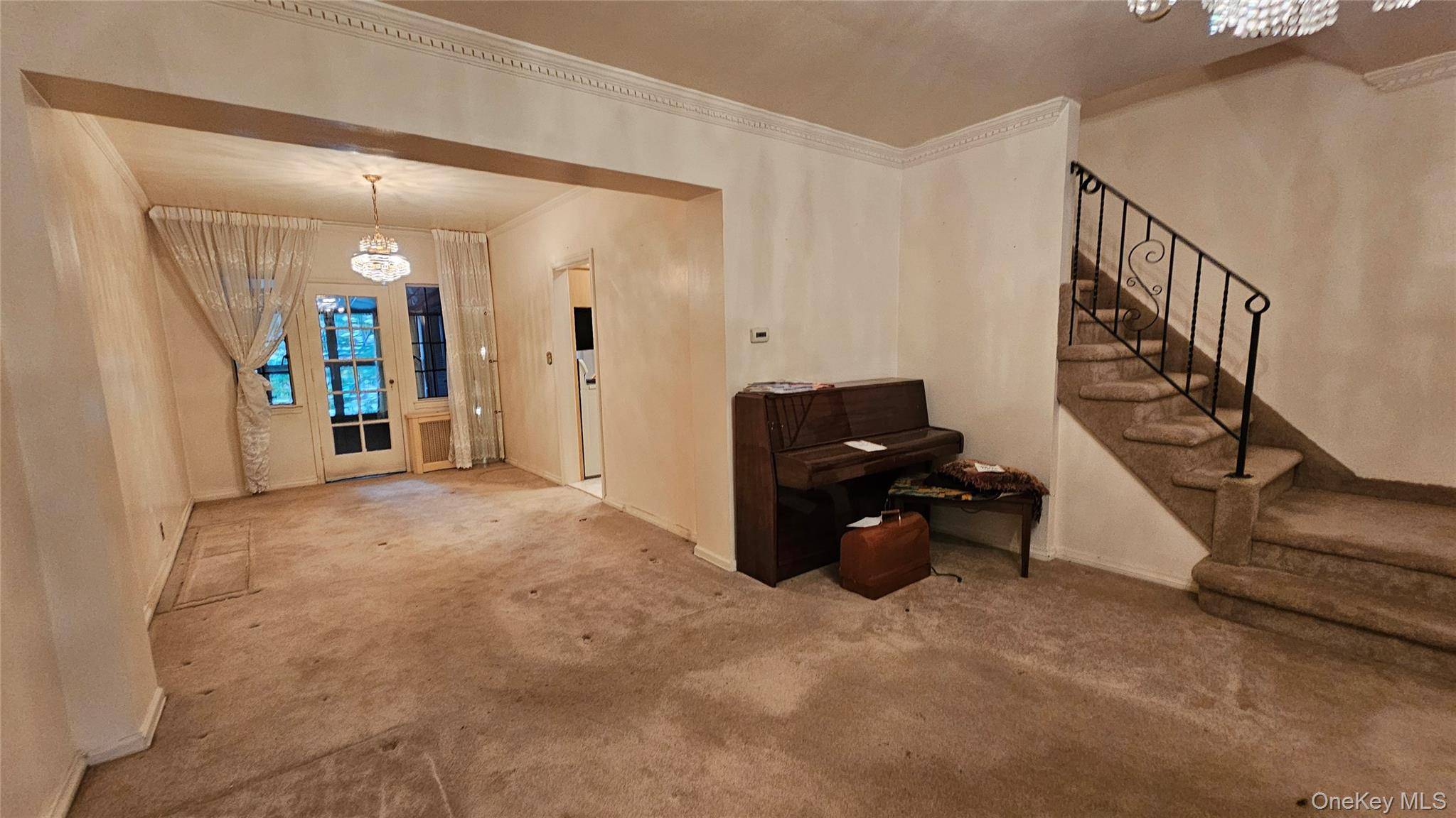 Forest Hills, NY 11375,10811 65th RD