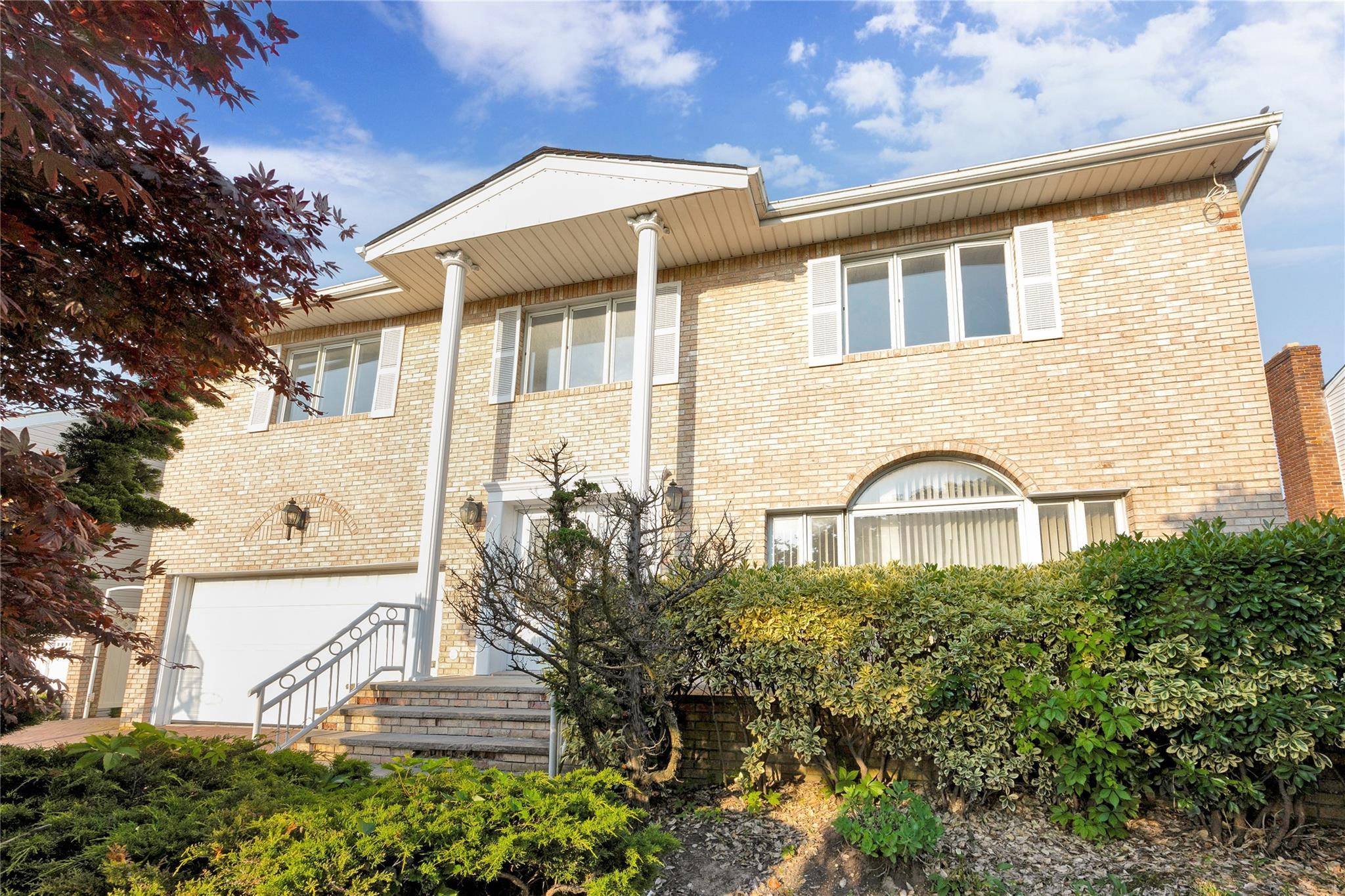Atlantic Beach, NY 11509,88 Mark LN