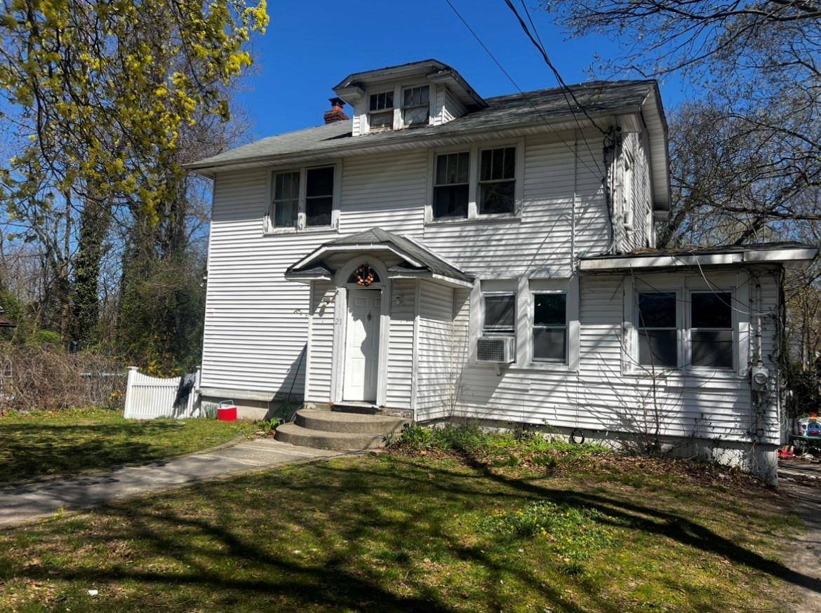 Lake Ronkonkoma, NY 11779,21 Old Portion RD