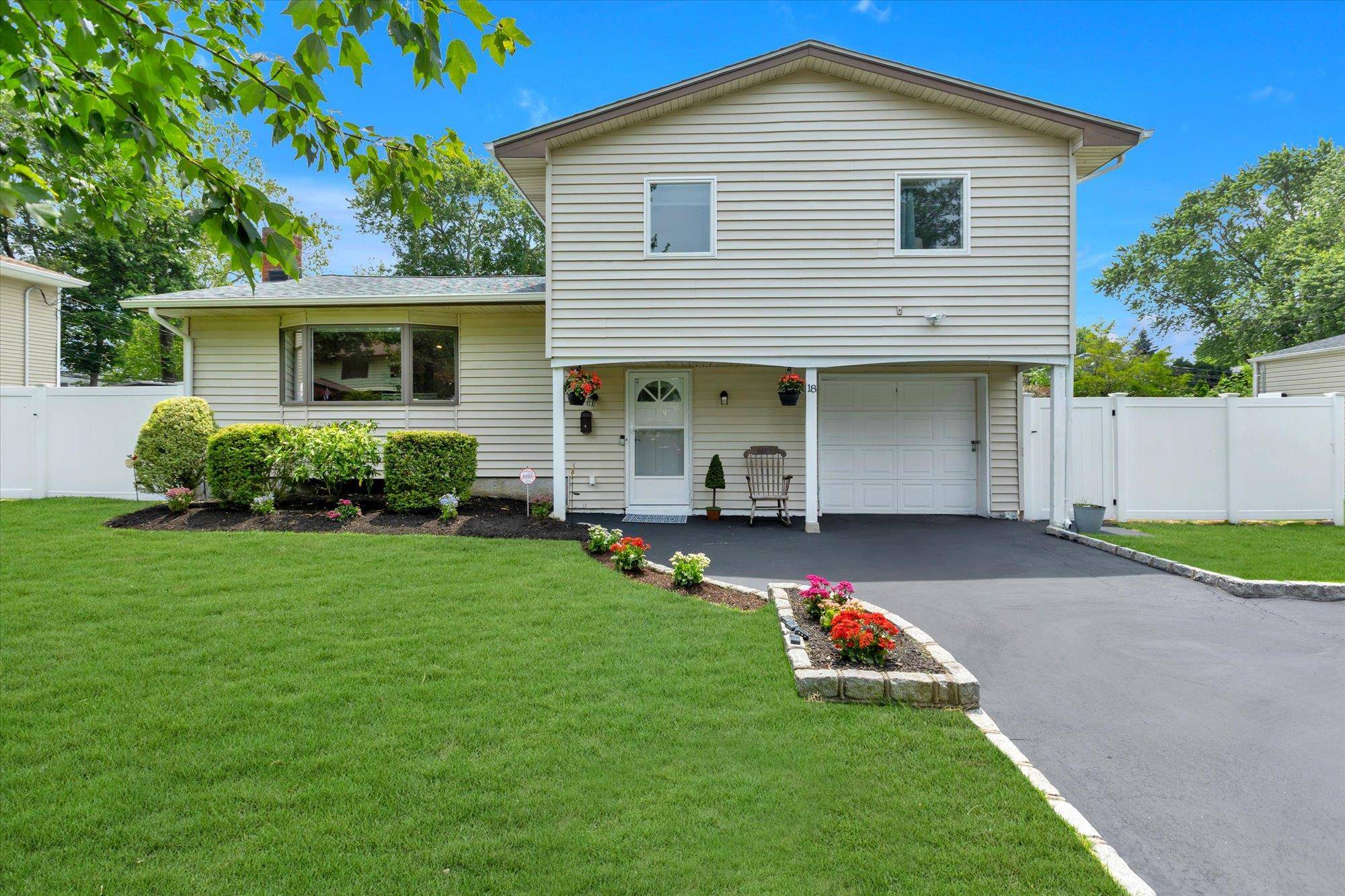 Melville, NY 11747,18 Catherwood CRES