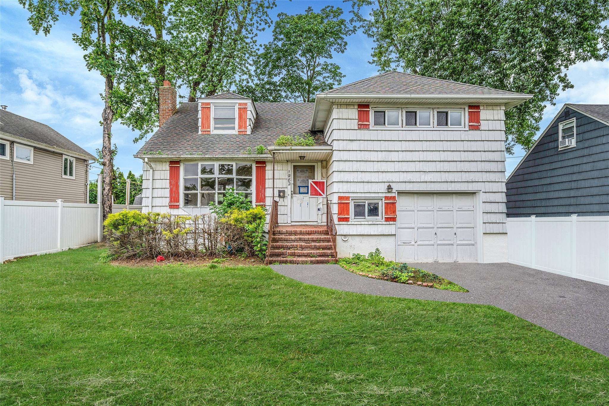 Seaford, NY 11783,1282 Allen DR