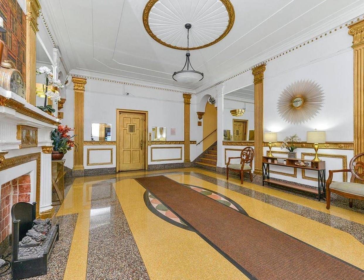 Elmhurst, NY 11373,42-52 Layton ST #3H