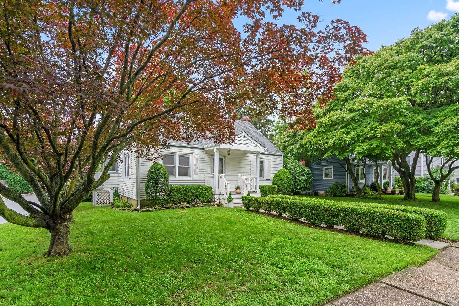 Locust Valley, NY 11560,42 Valley AVE