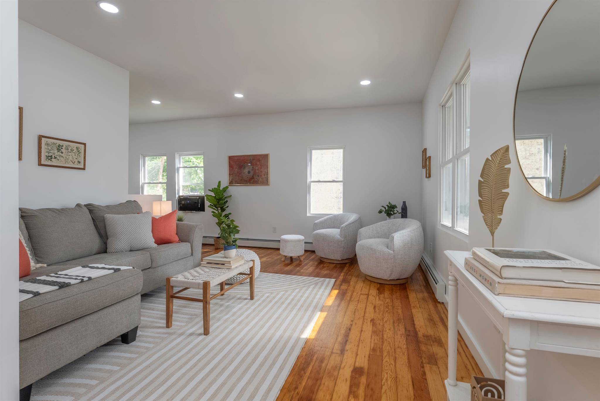 Kingston, NY 12401,14 Staples ST