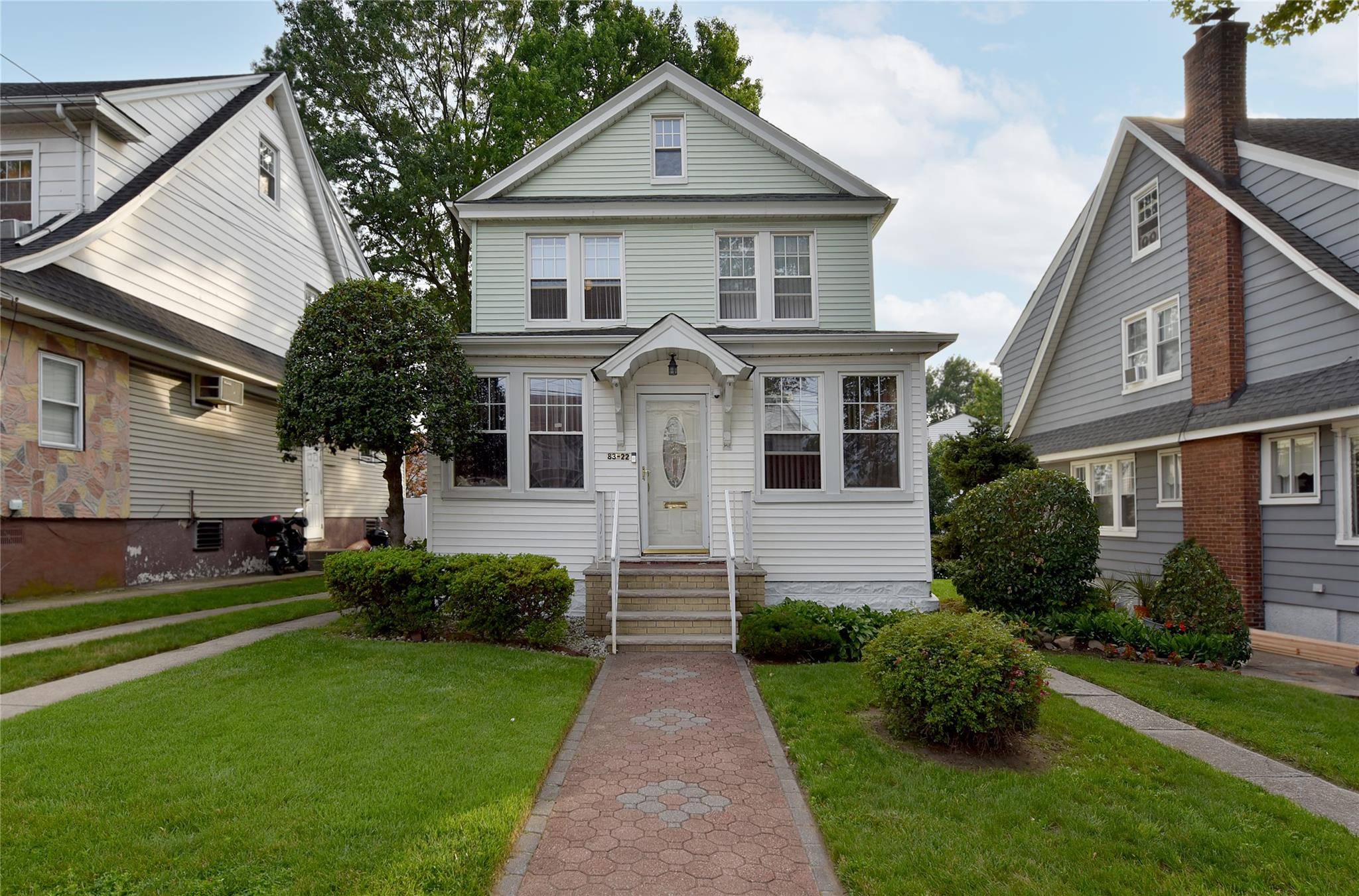 Jamaica, NY 11432,83-22 169th ST