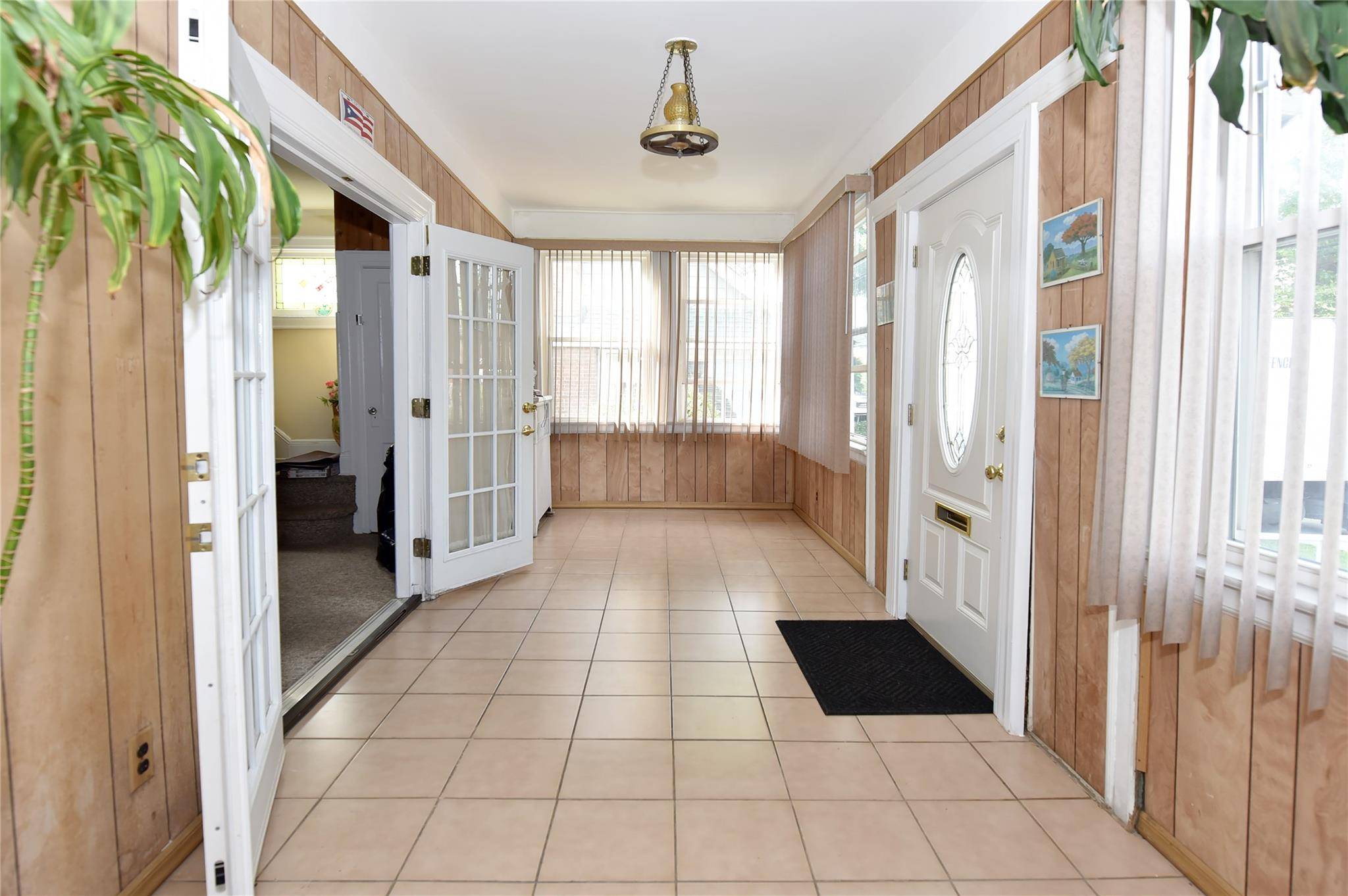 Jamaica, NY 11432,83-22 169th ST