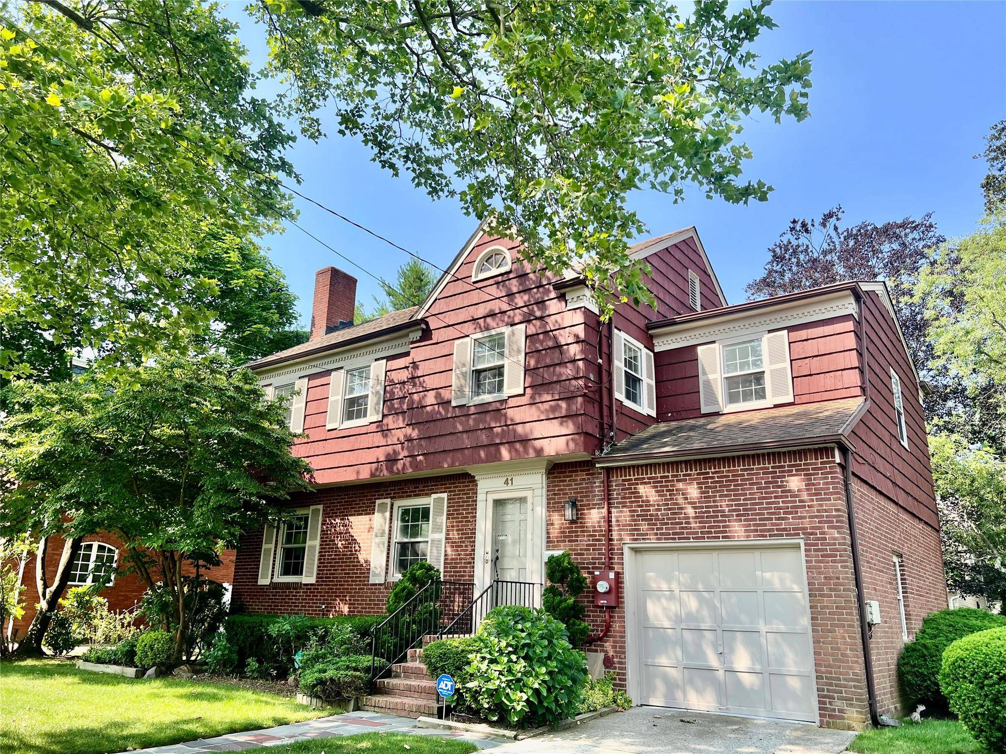 Cedarhurst, NY 11516,41 Derby AVE