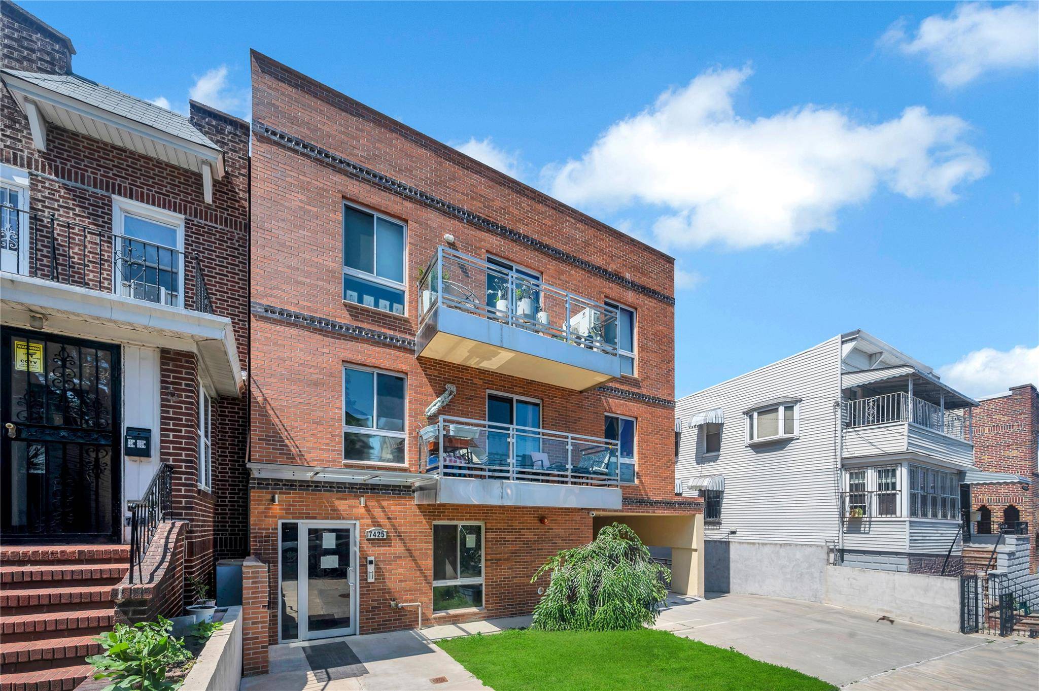 Elmhurst, NY 11373,7425 43rd AVE #2A