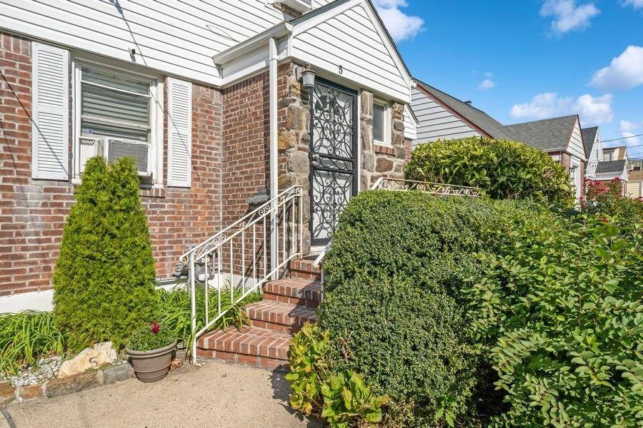 Valley Stream, NY 11580,5 Charles ST