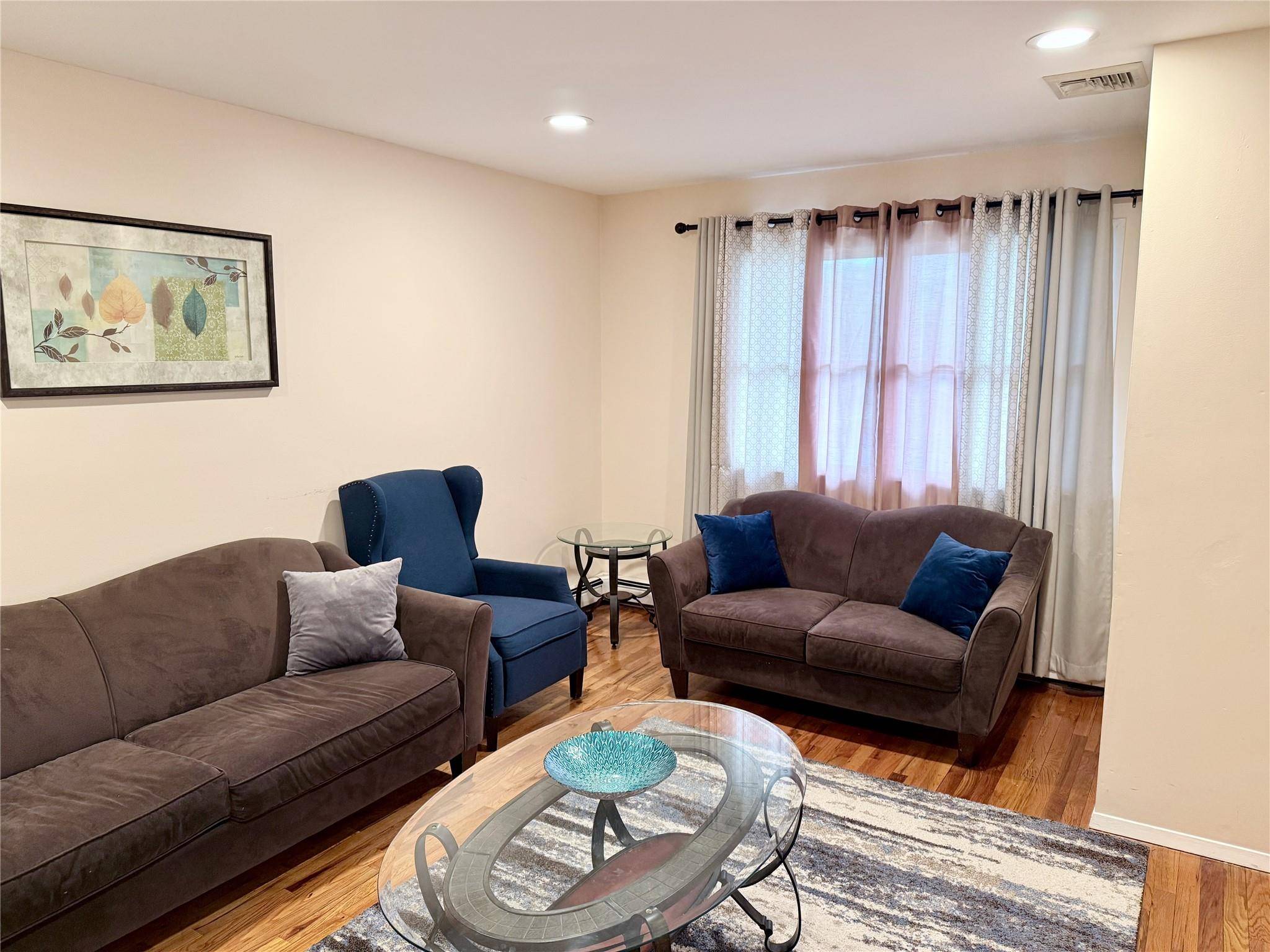 Lynbrook, NY 11563,467 Scranton AVE