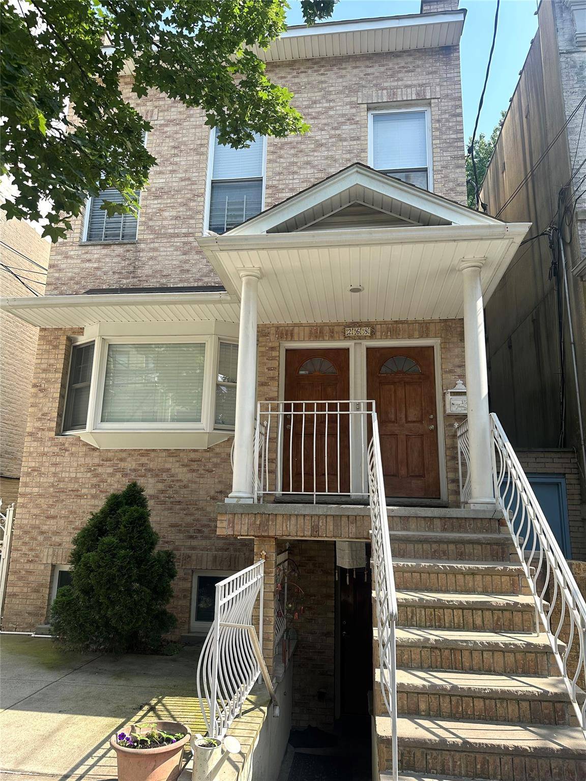 Bronx, NY 10470,268 E 235th ST #2