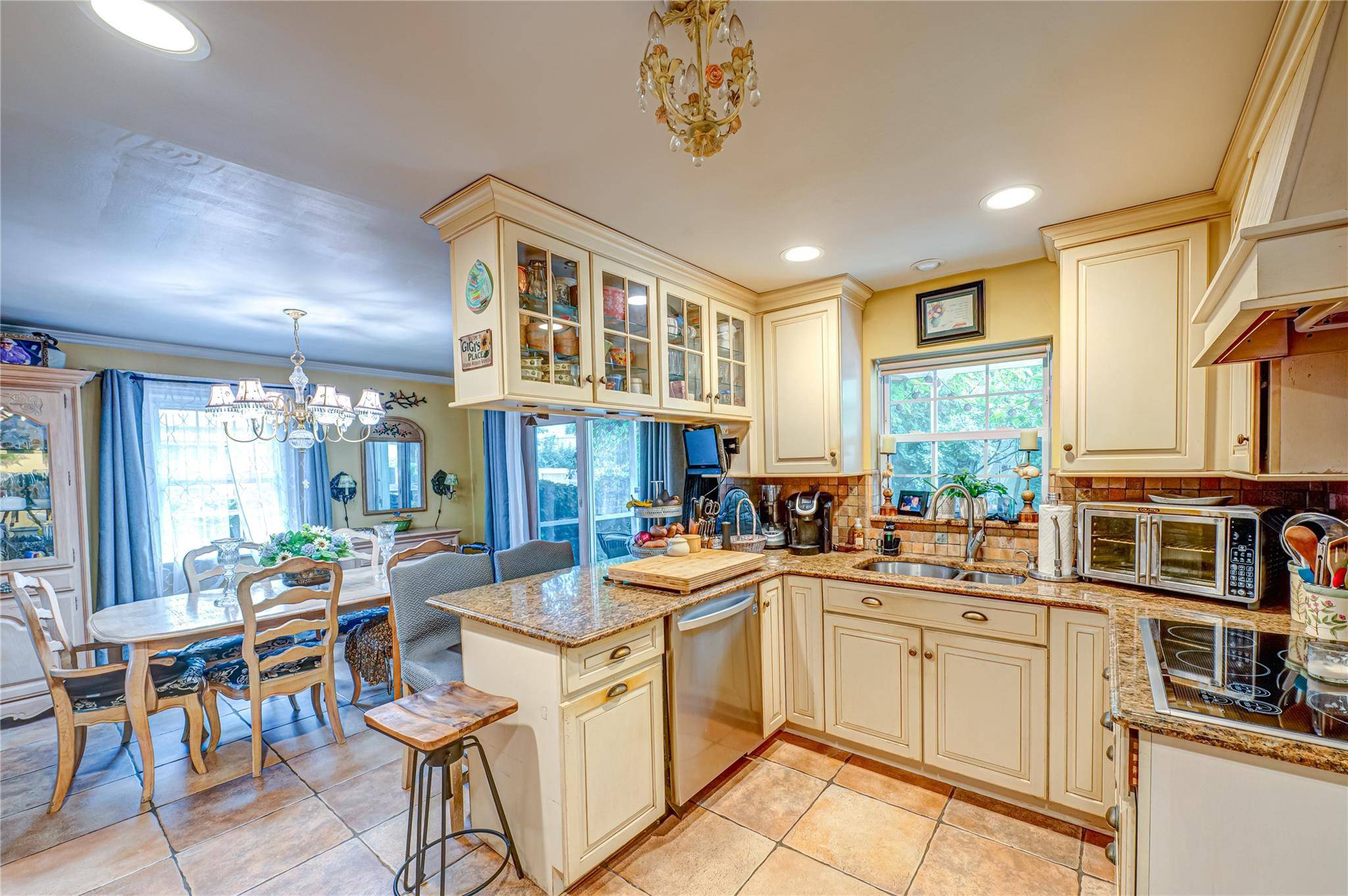 West Hempstead, NY 11552,227 Elm ST