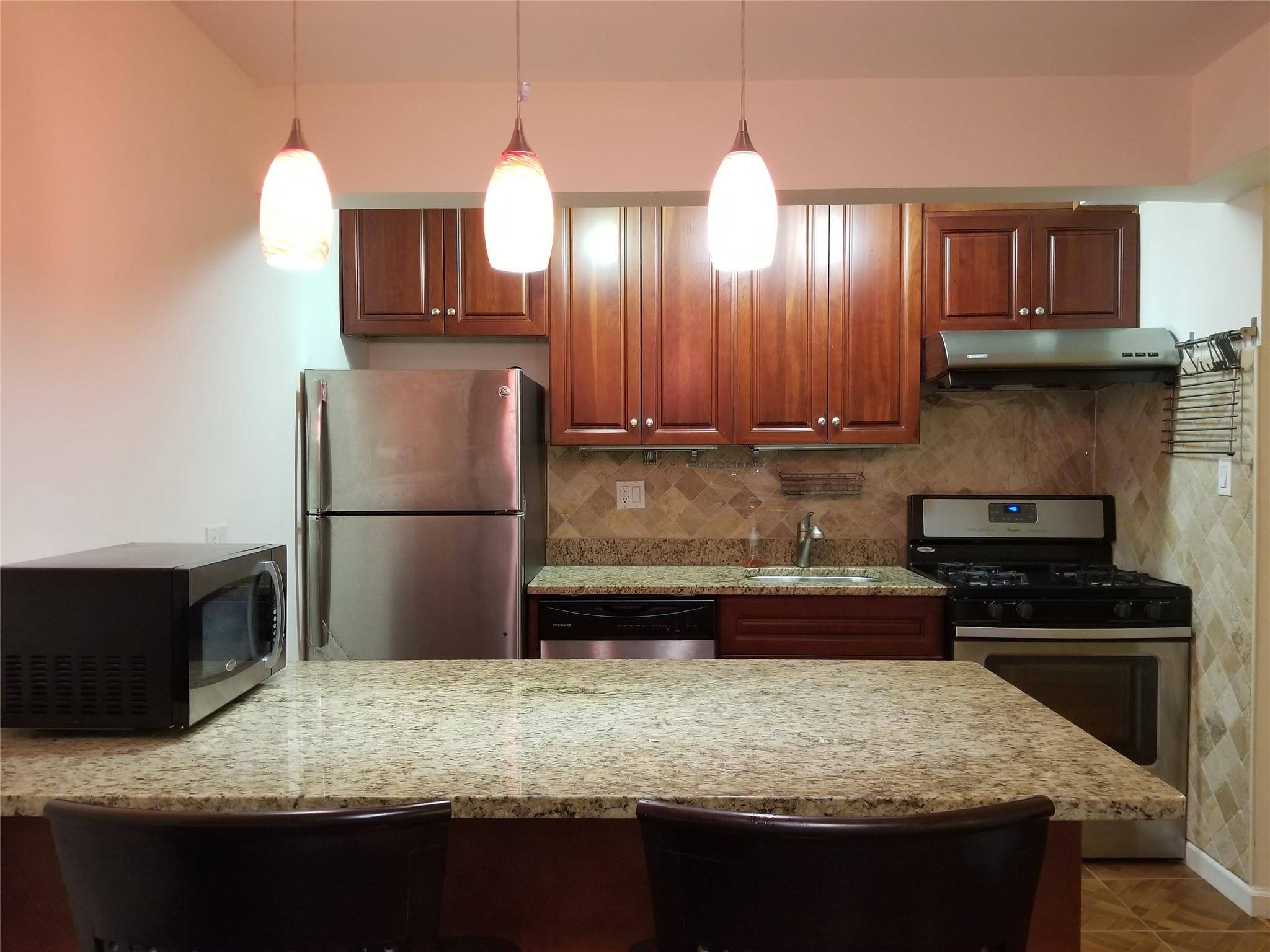 Forest Hills, NY 11375,102-25 67 RD #5D