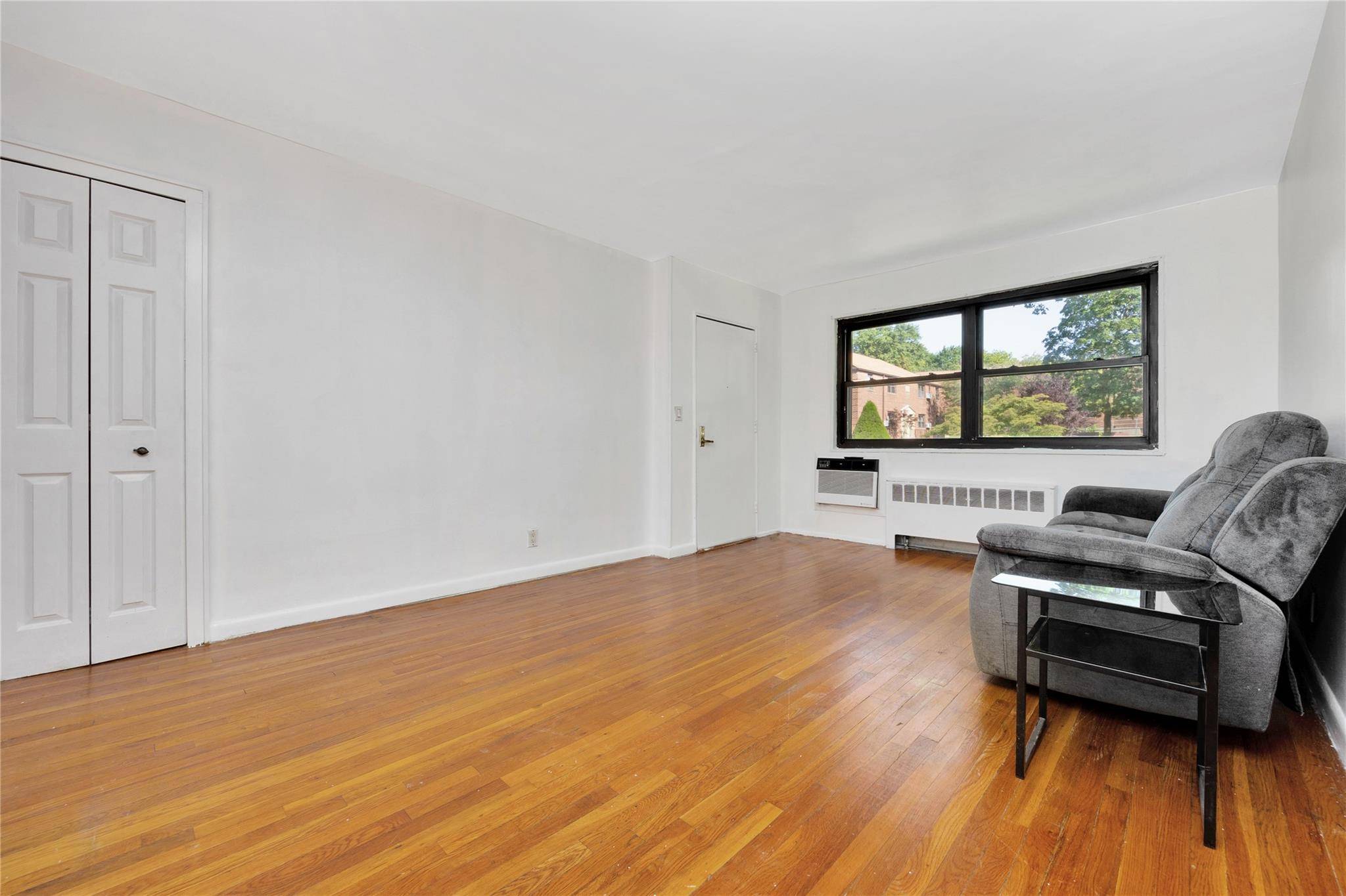 Douglaston, NY 11362,57-47 246 CRES ##1