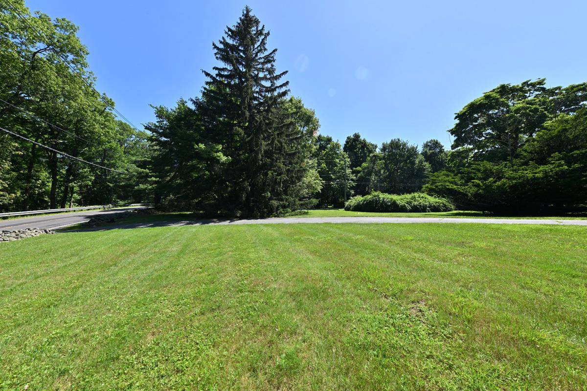 Spring Valley, NY 10977,21 East LN