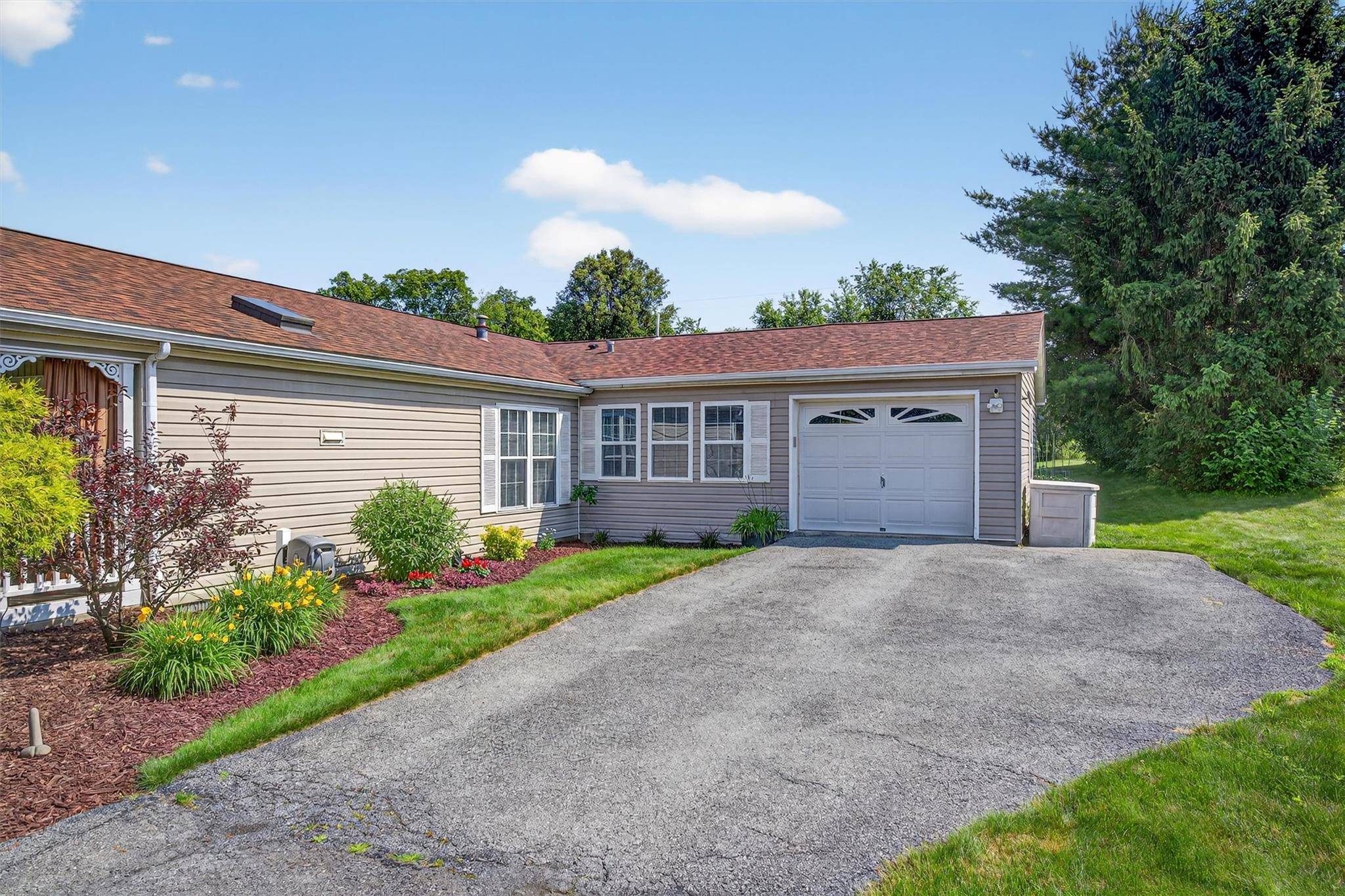 Poughkeepsie, NY 12603,99 Vero DR