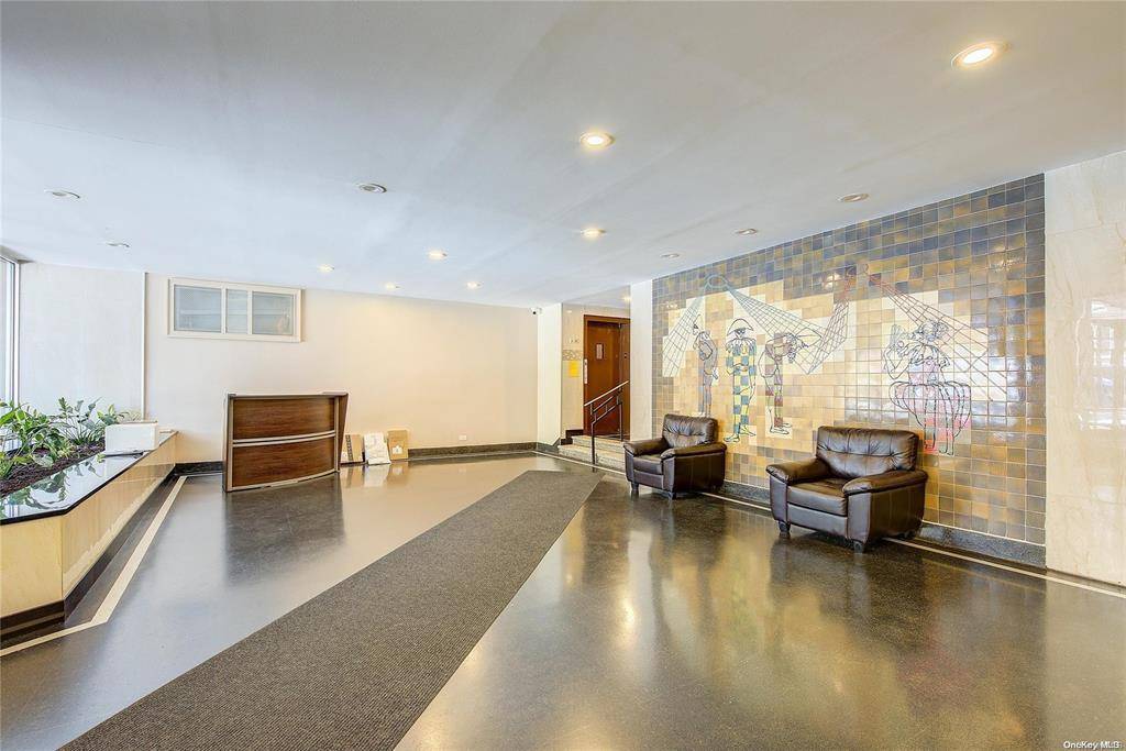 Rego Park, NY 11374,63-84 Saunders ST #2G