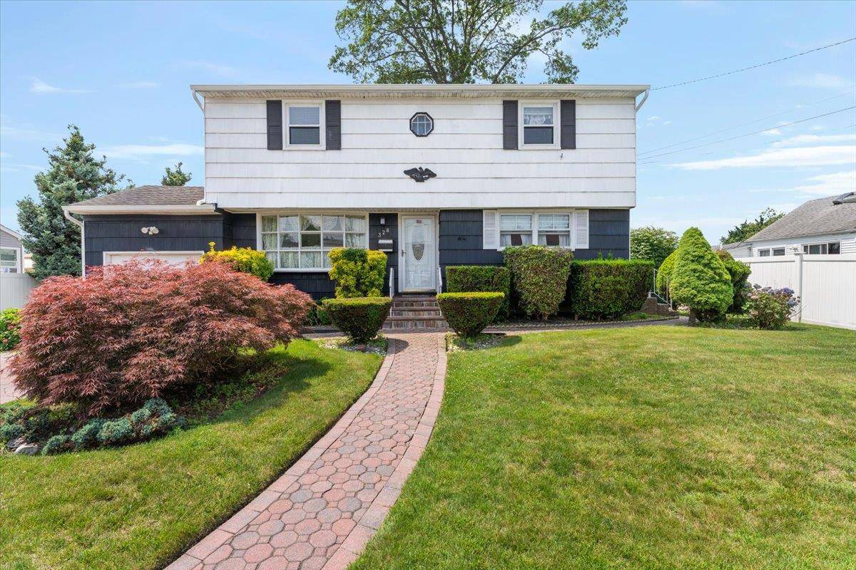 North Babylon, NY 11703,328 Oconnor RD