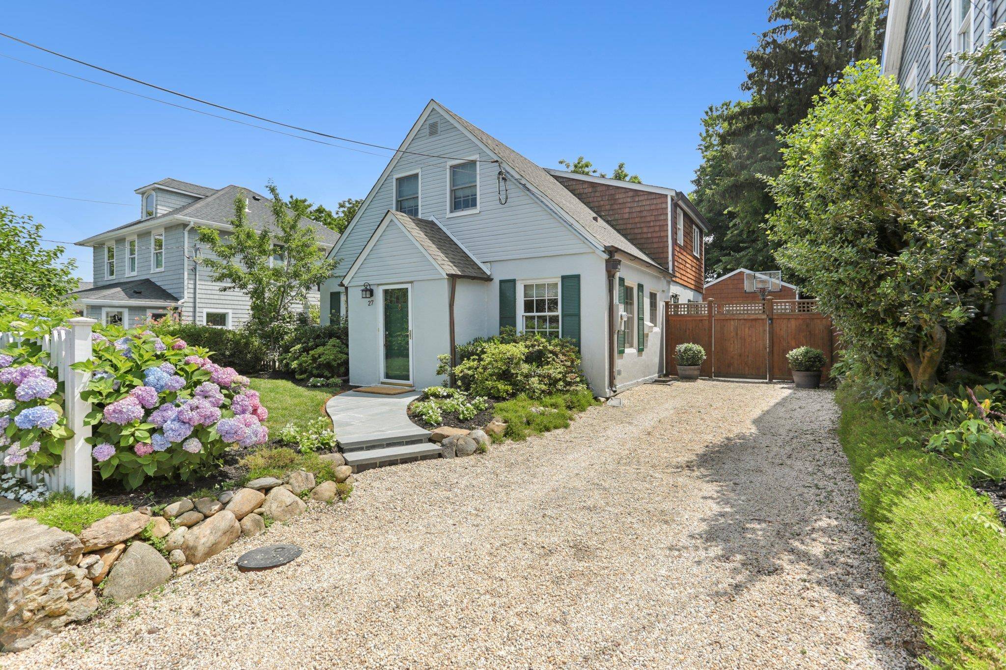 Locust Valley, NY 11560,27 Soundview AVE