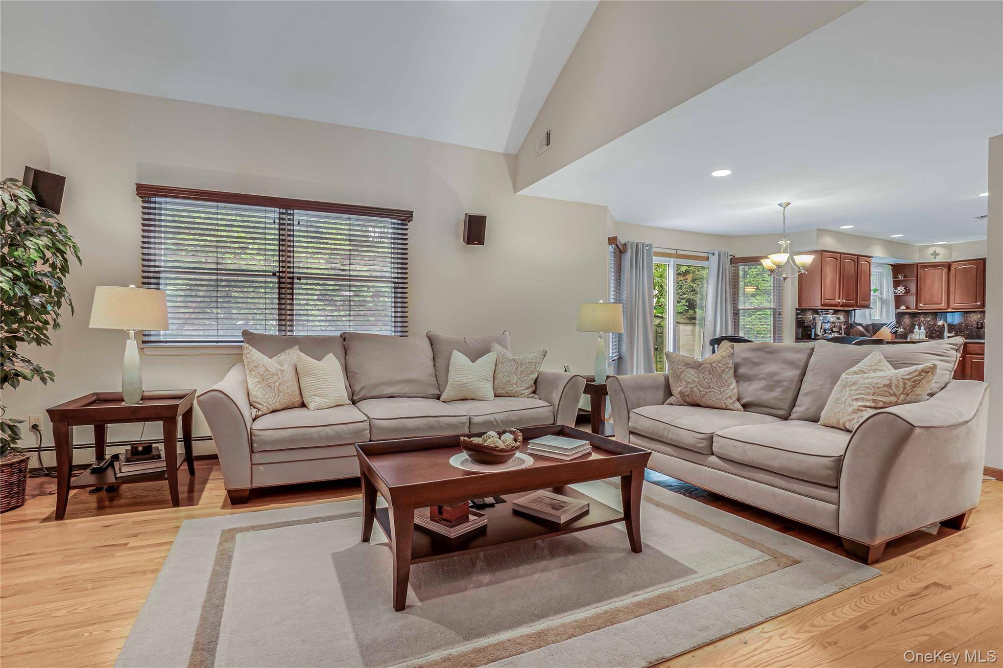 Massapequa, NY 11758,956 N Park AVE