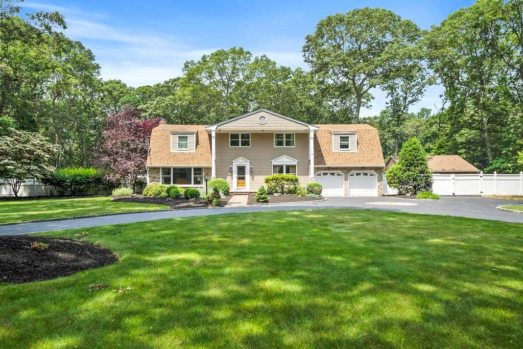 Brookhaven, NY 11719,15 Stillwood RD