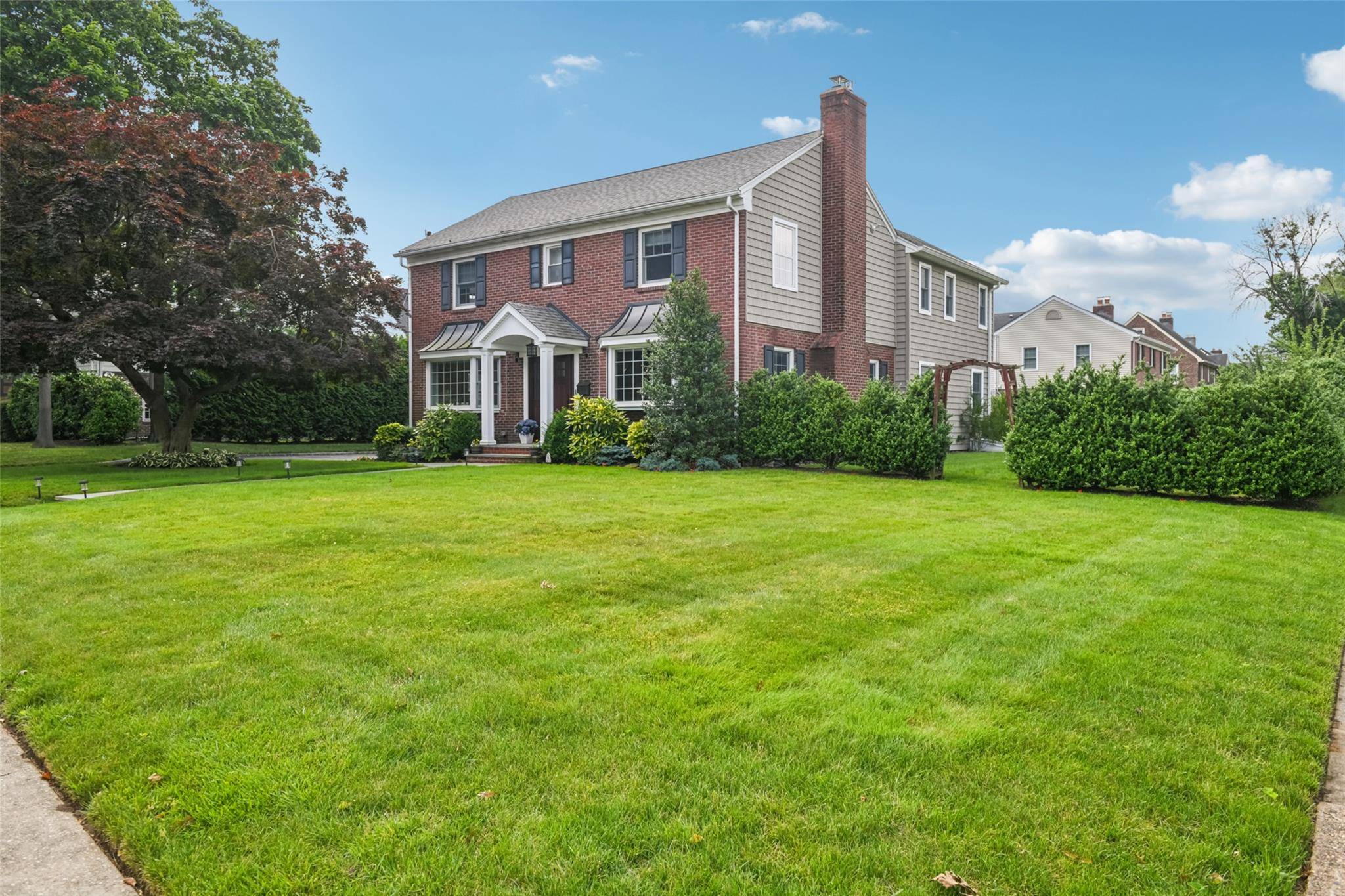 Garden City, NY 11530,96 Newmarket RD