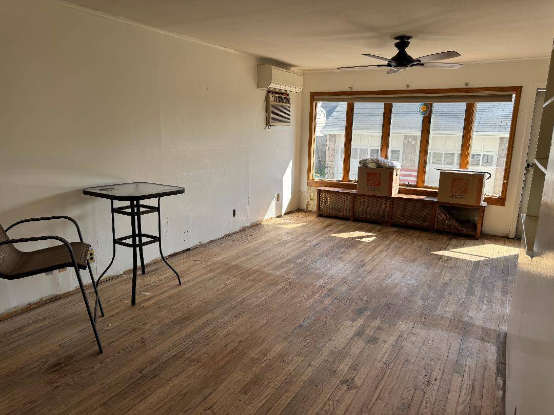 Wantagh, NY 11793,944 Annette DR