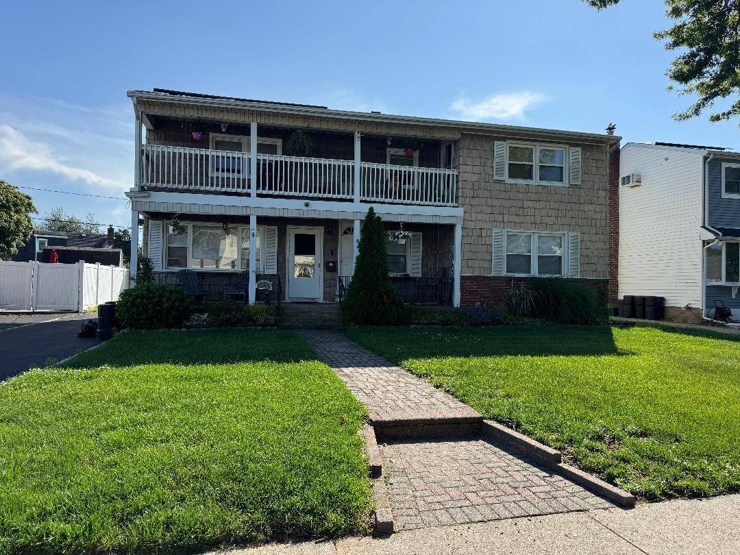 Wantagh, NY 11793,944 Annette DR