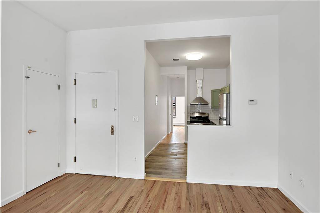 New York (manhattan), NY 10029,352 E 116th ST #2