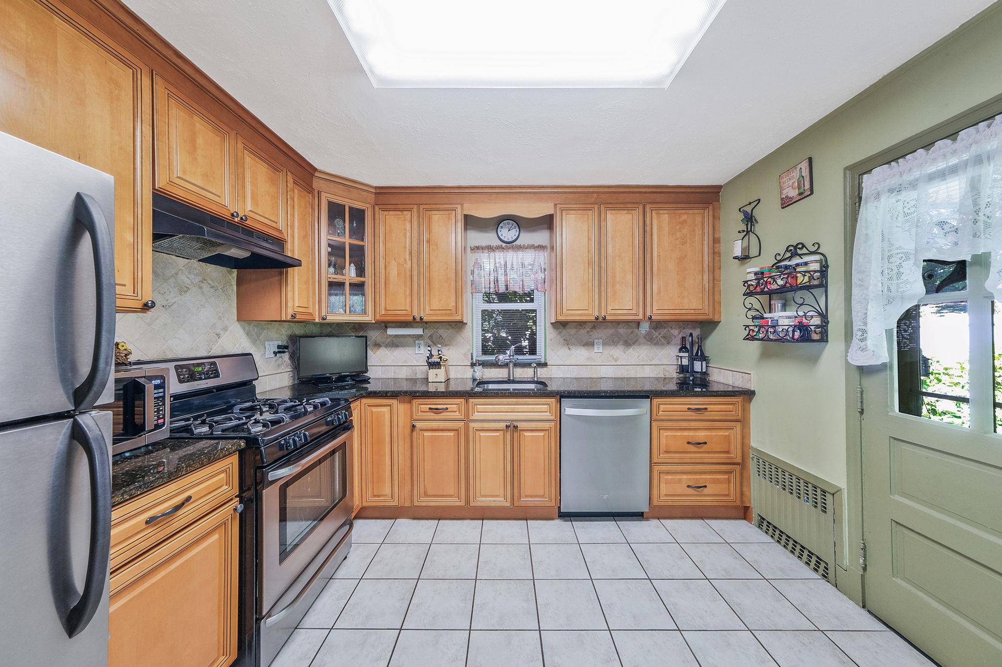 East Northport, NY 11731,176 Vernon Valley RD