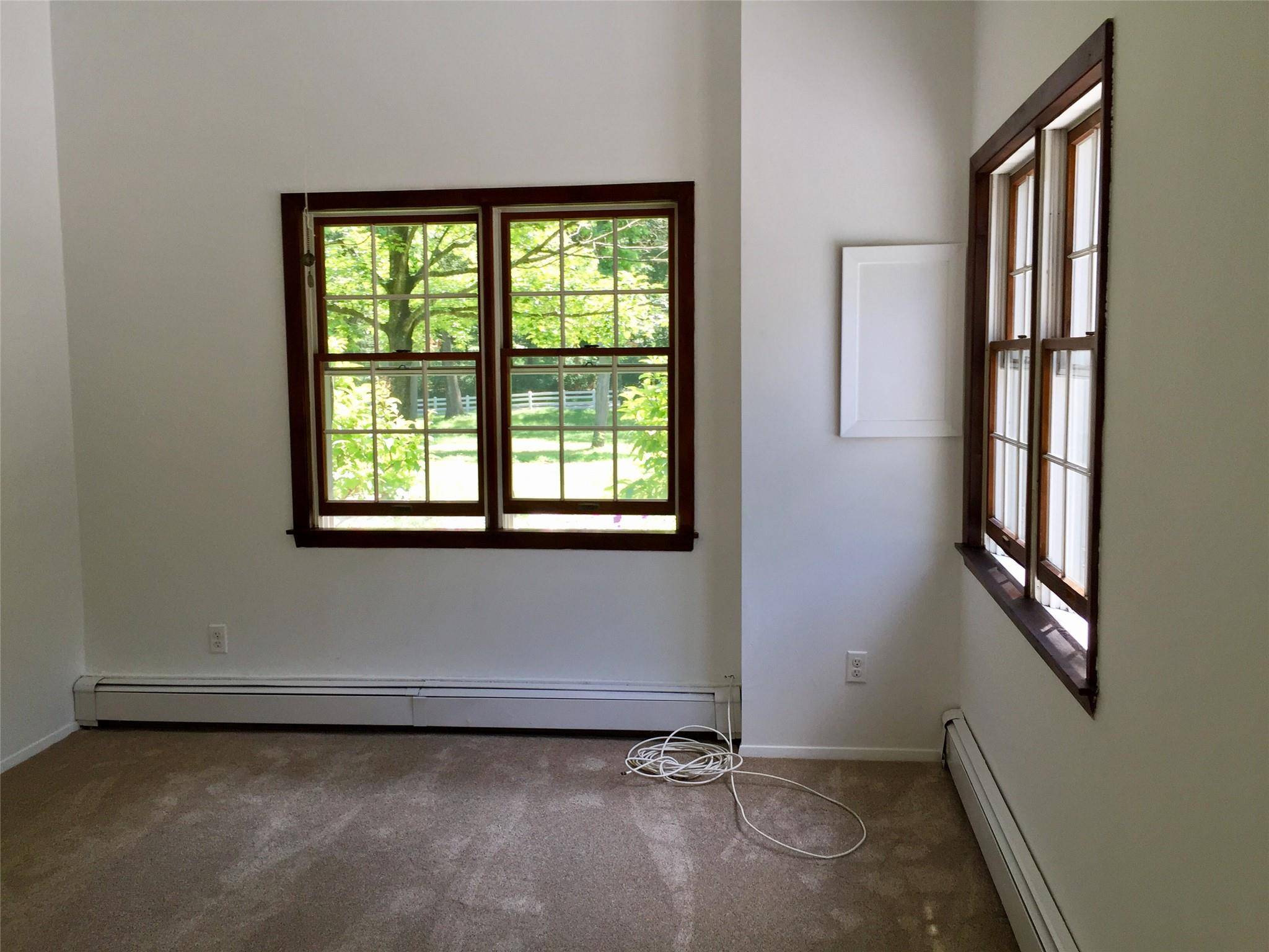 Locust Valley, NY 11560,4 Valley RD