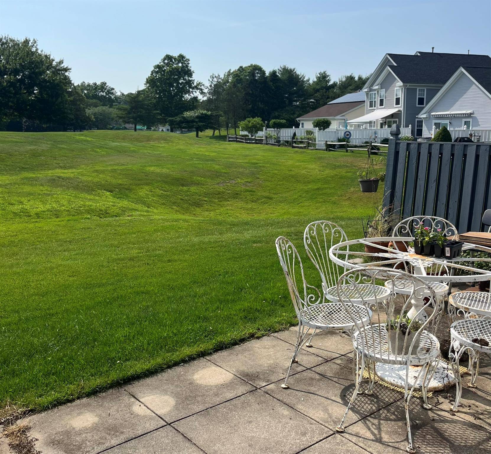 Middle Island, NY 11953,701 Spring Lake