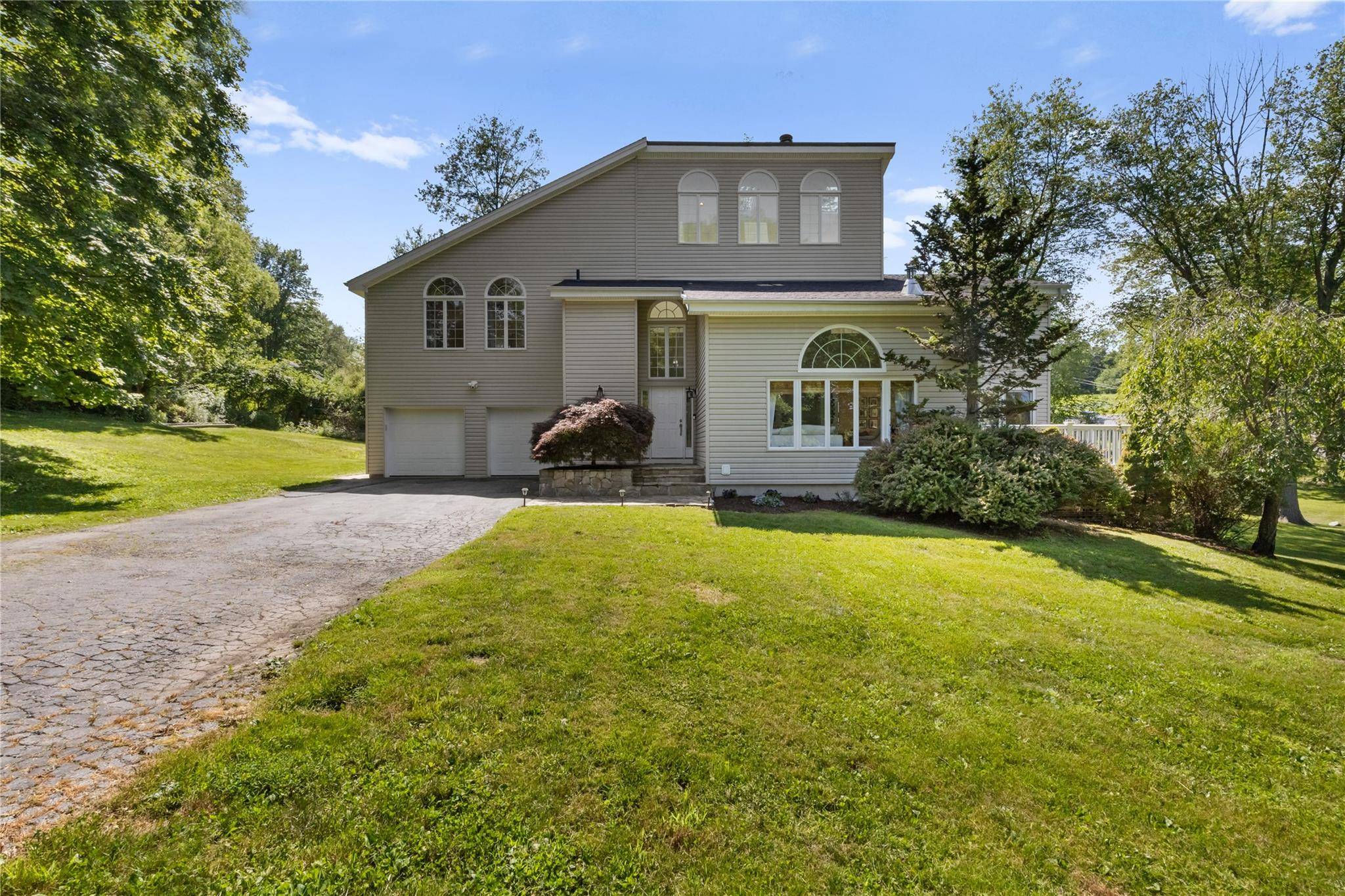 Carmel, NY 10512,4 Lake Gilead RD
