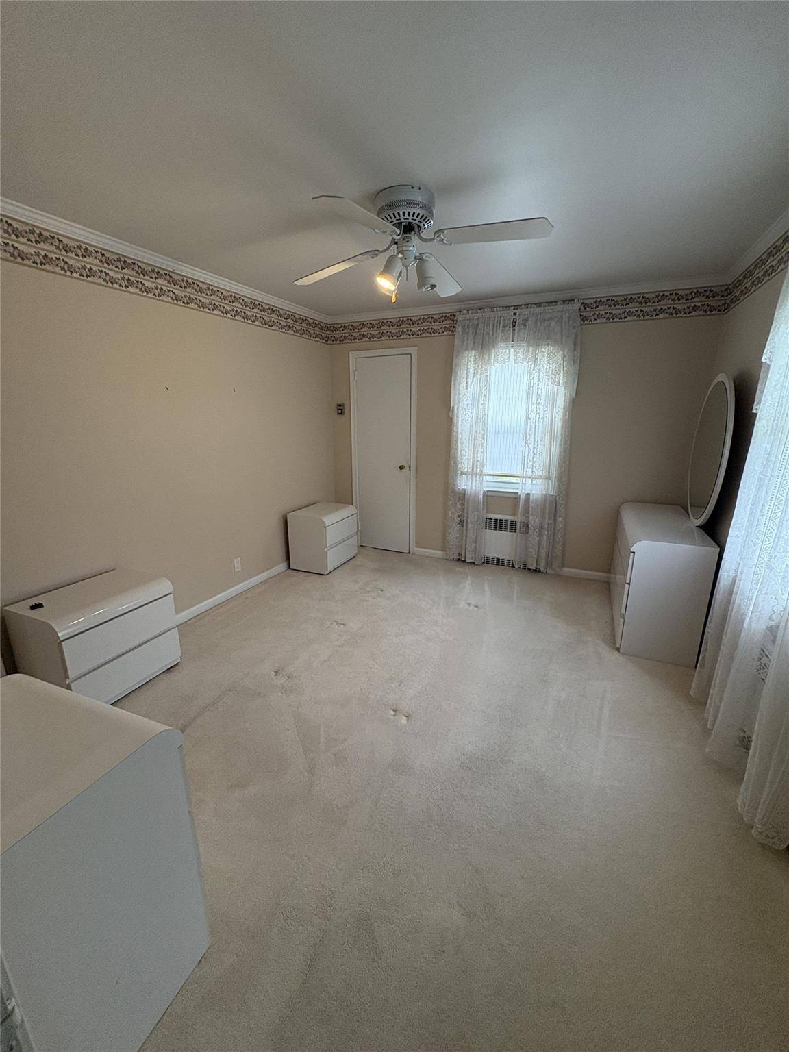 Bay Shore, NY 11706,38 Bradish LN