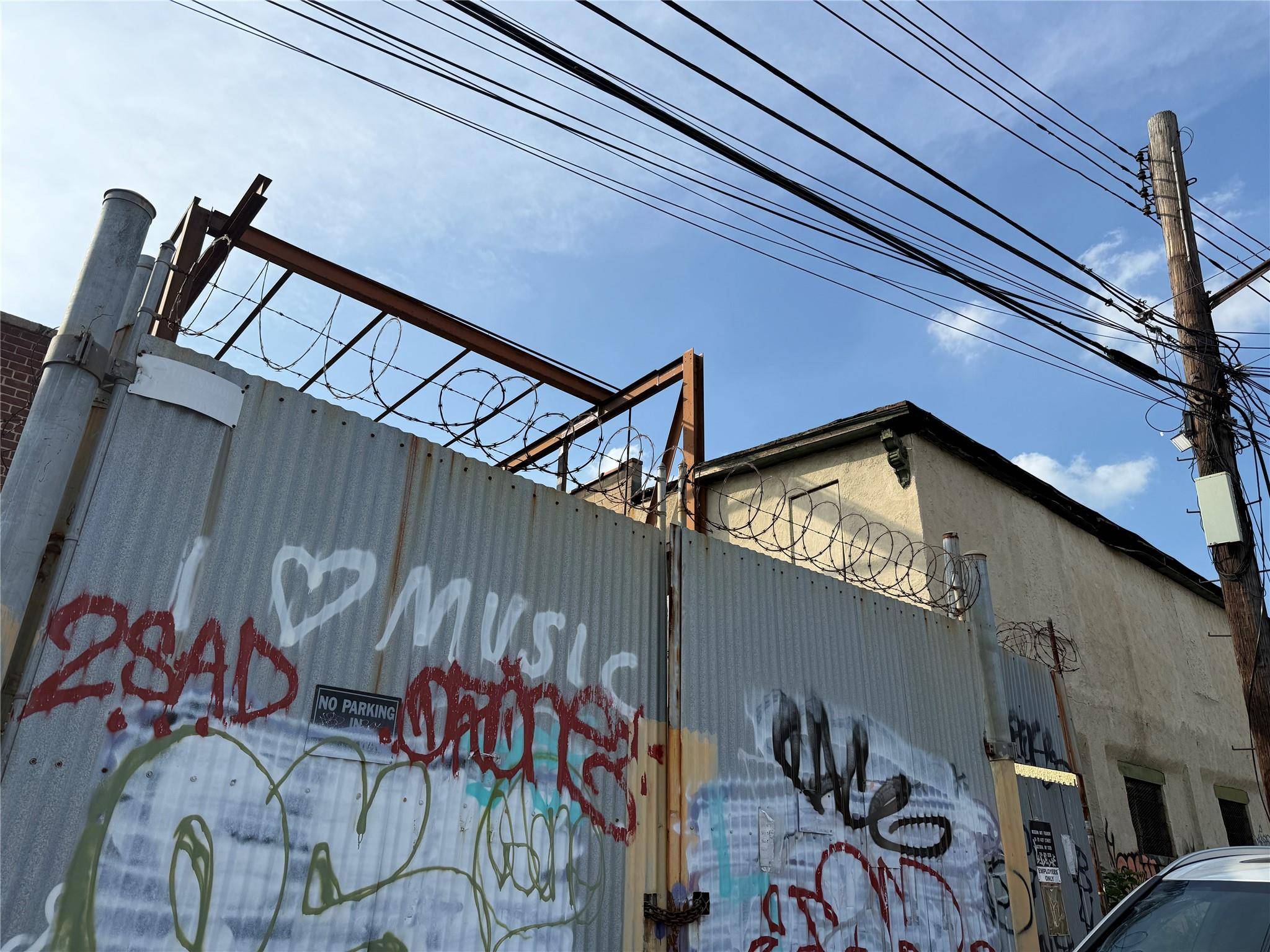 Astoria, NY 11105,18-70 41 street