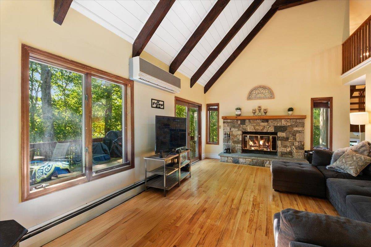 Thornwood, NY 10594,474 Swanson DR